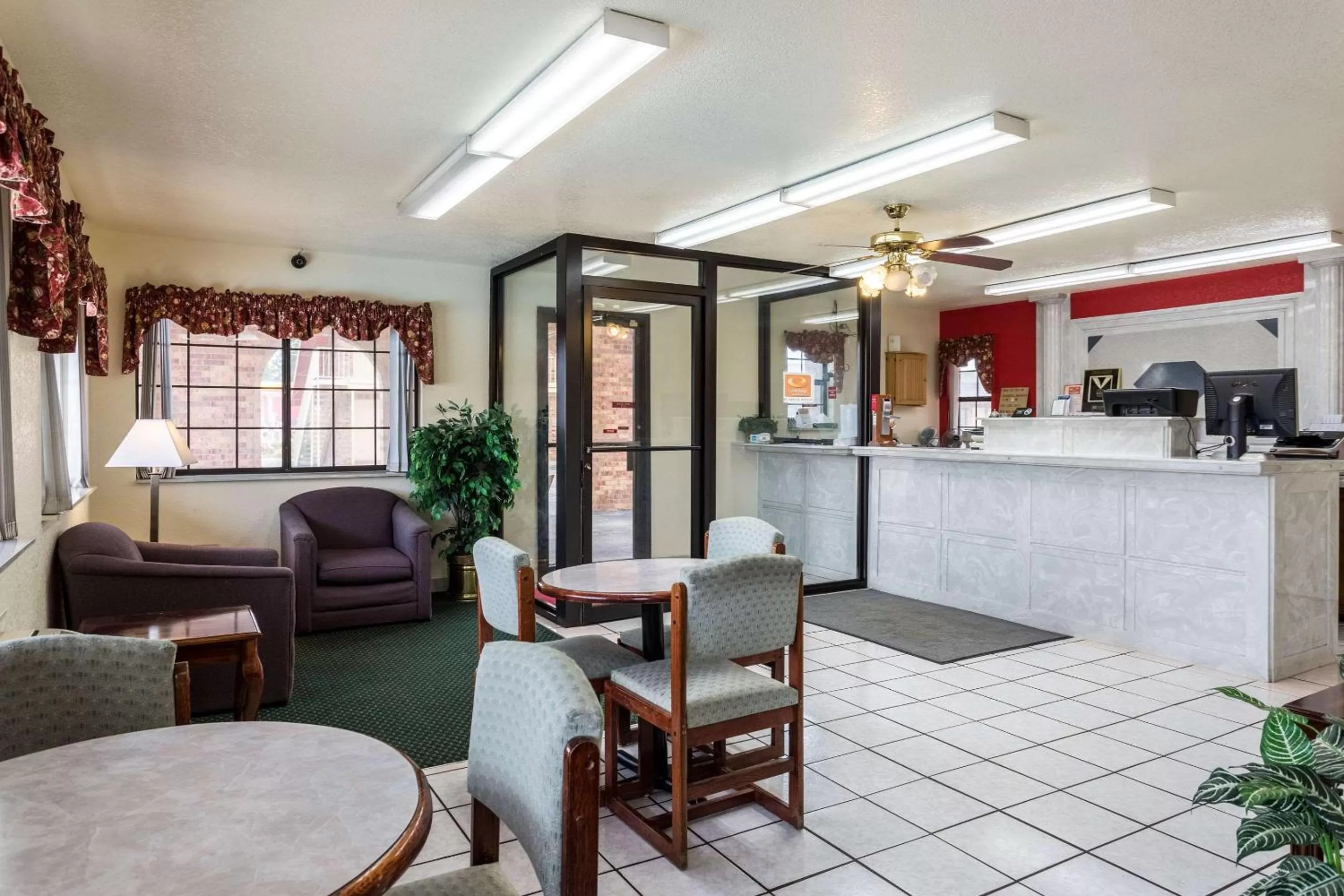 Lobby or reception in Econo Lodge & Suites Brinkley