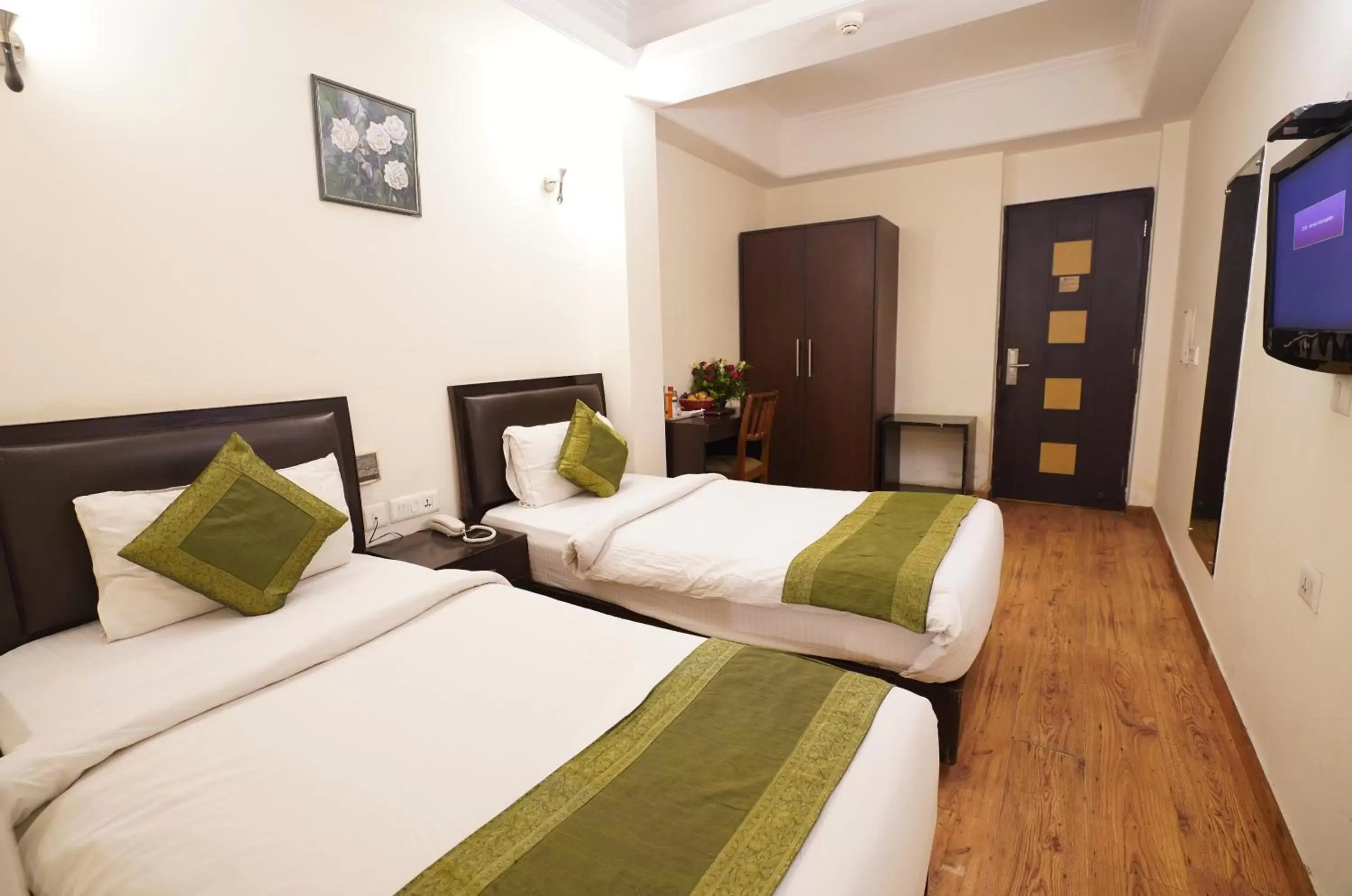 Bedroom, Bed in Airport Hotel Grand, New Delhi