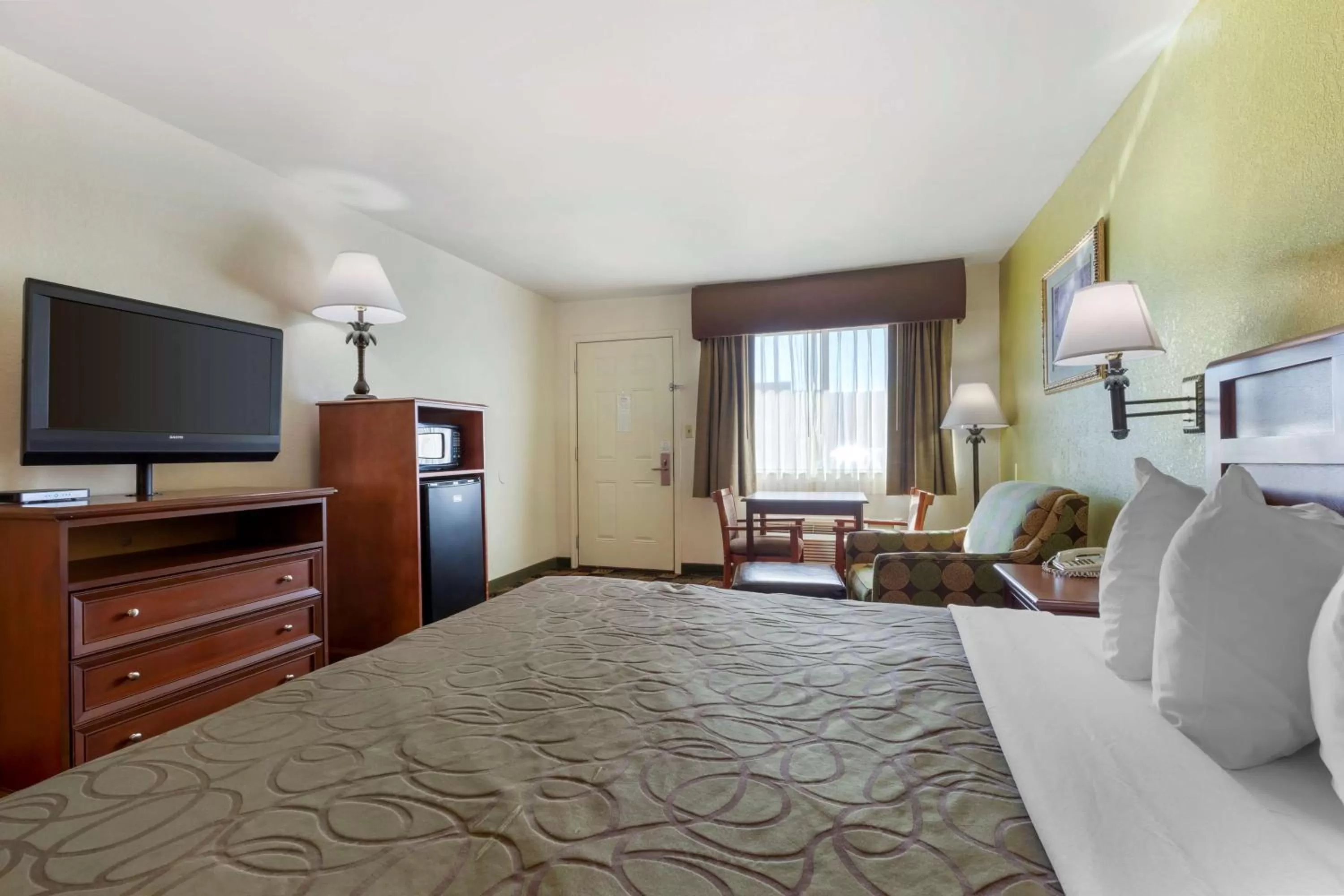 Bedroom, Bed in Best Western Caprock Inn