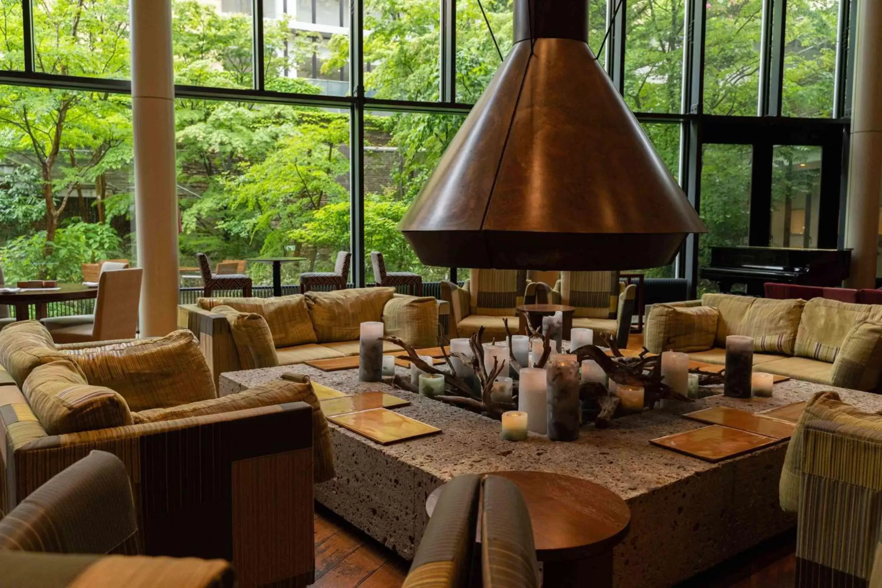 Lounge or bar in Hyatt Regency Hakone Resort and Spa