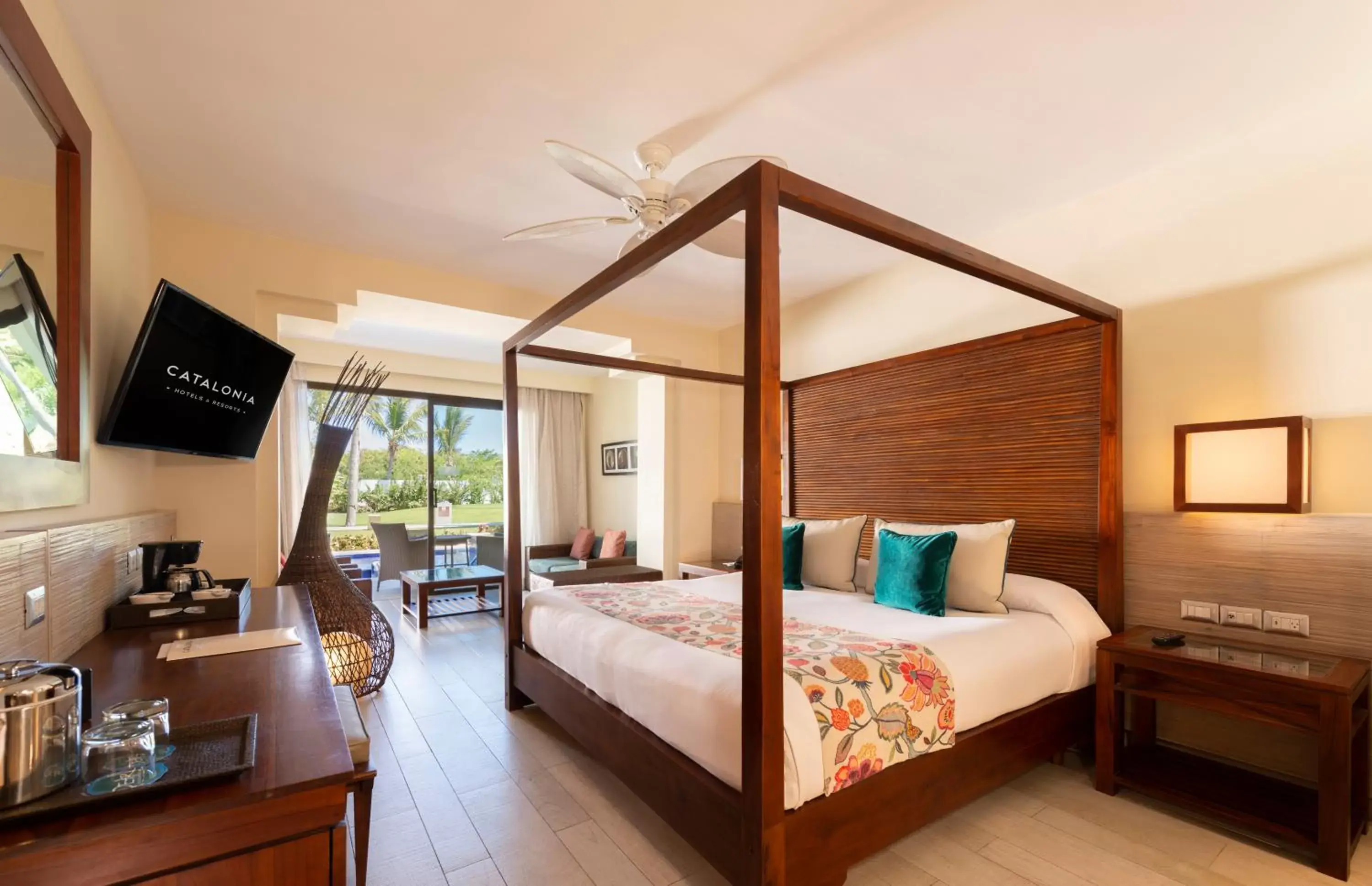 Bed in Catalonia Royal Bavaro - All Inclusive - Adults Only