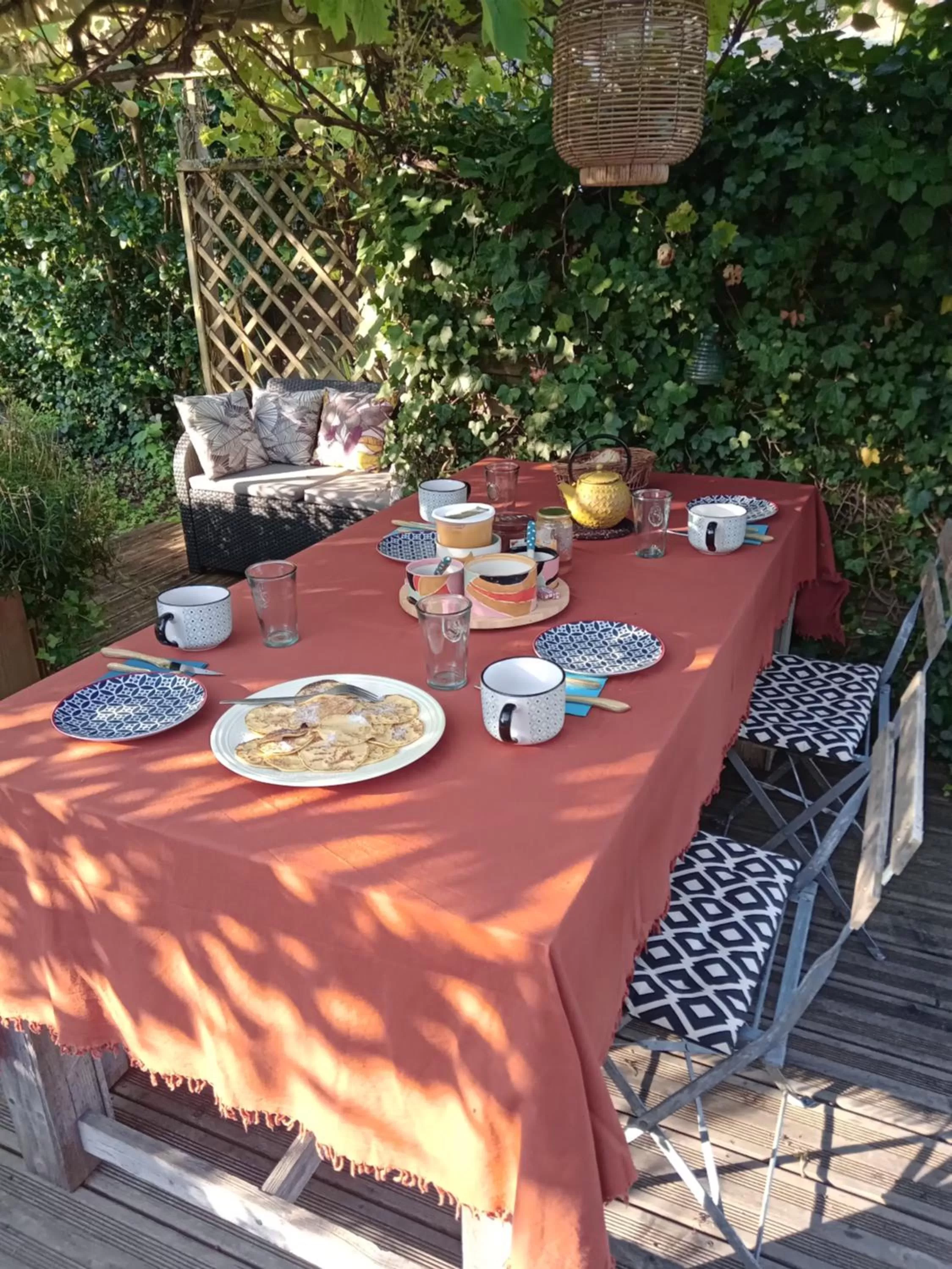 Restaurant/Places to Eat in Le 28