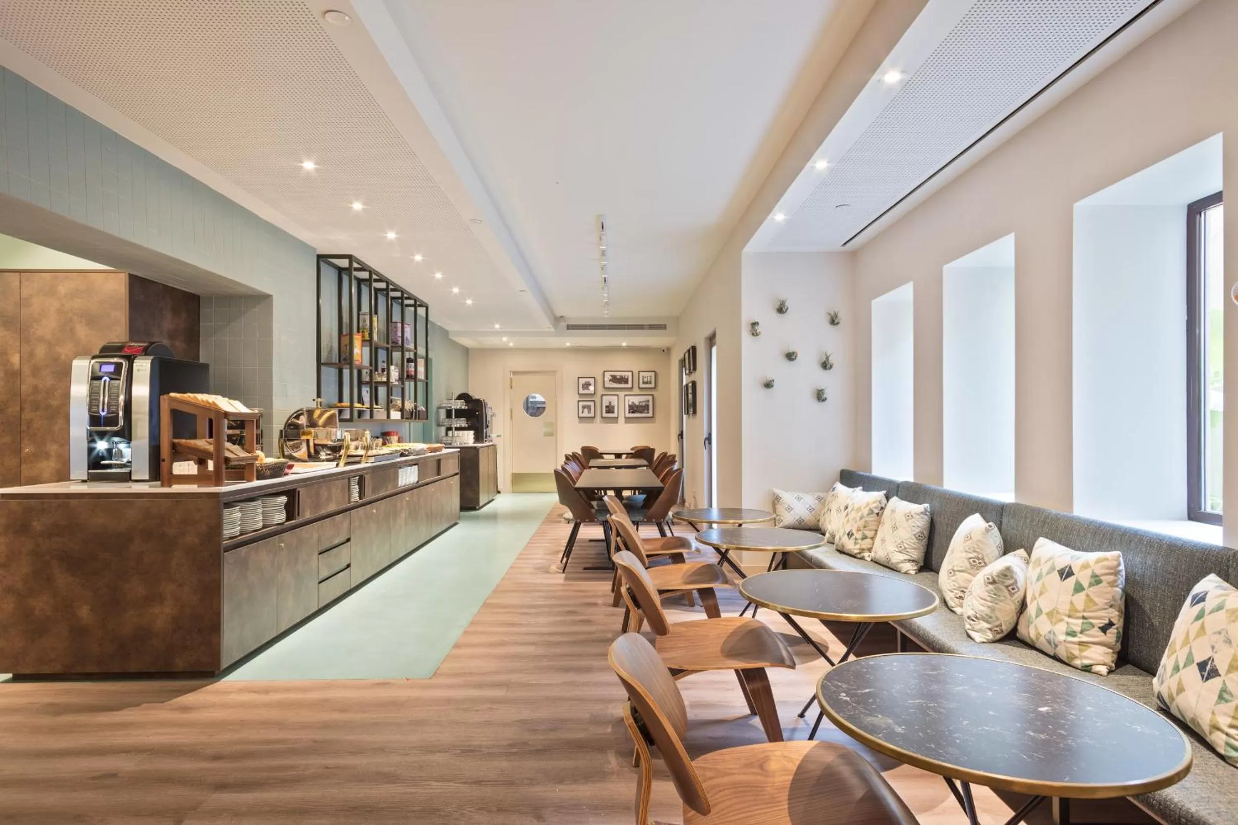 Lounge or bar in Hotel Via Augusta