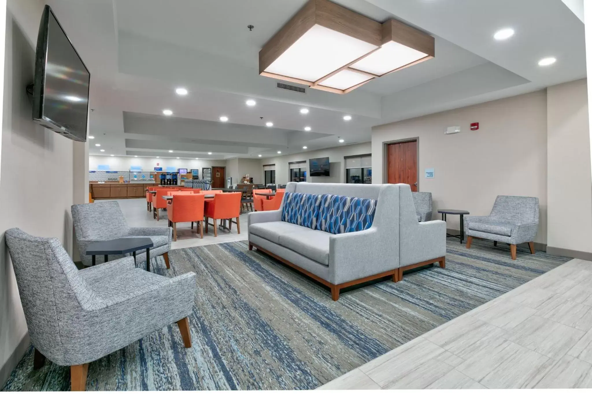 Property building, Seating Area in Holiday Inn Express Hotel & Suites Shakopee, an IHG Hotel