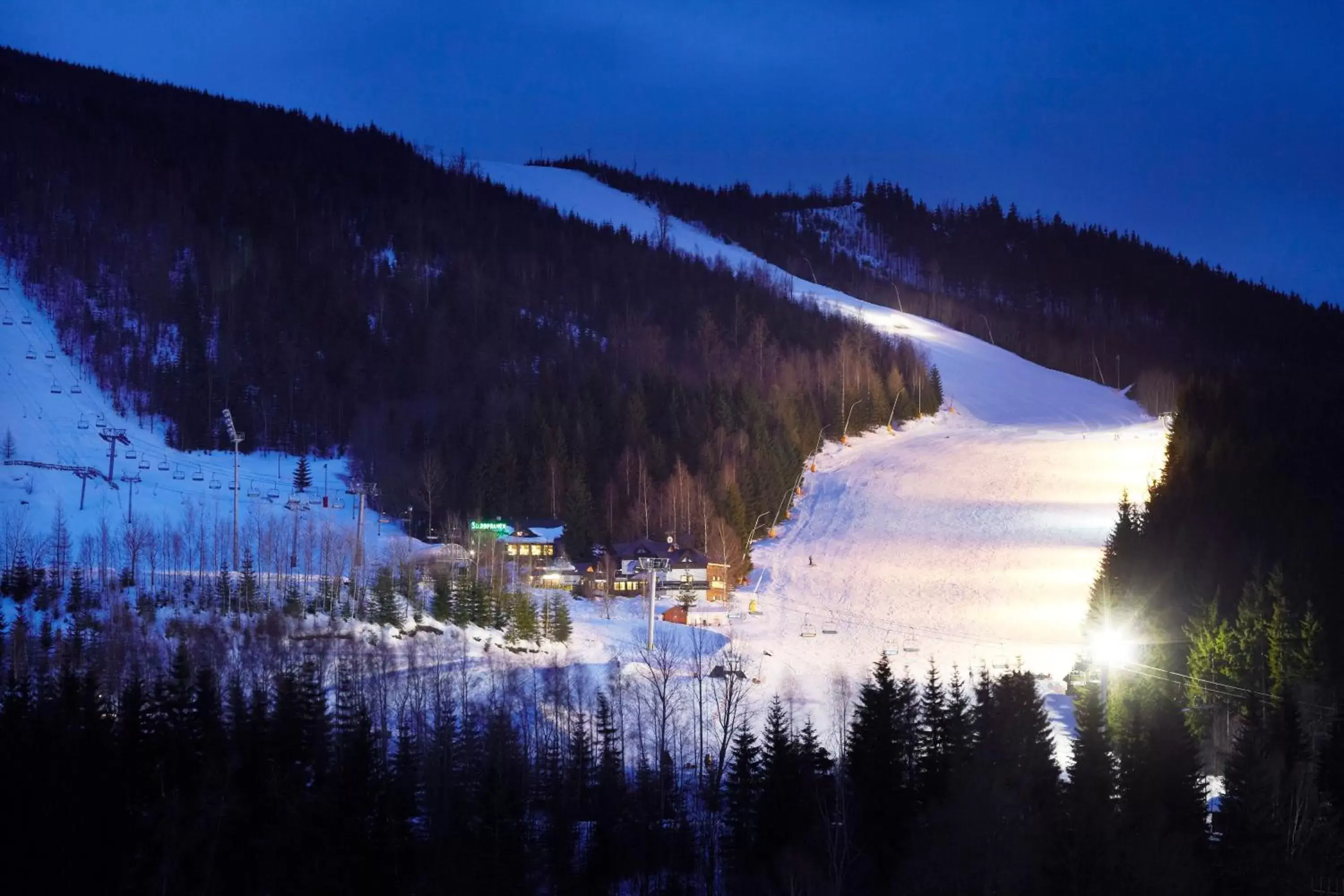 Skiing in OREA Resort Sklář Harrachov