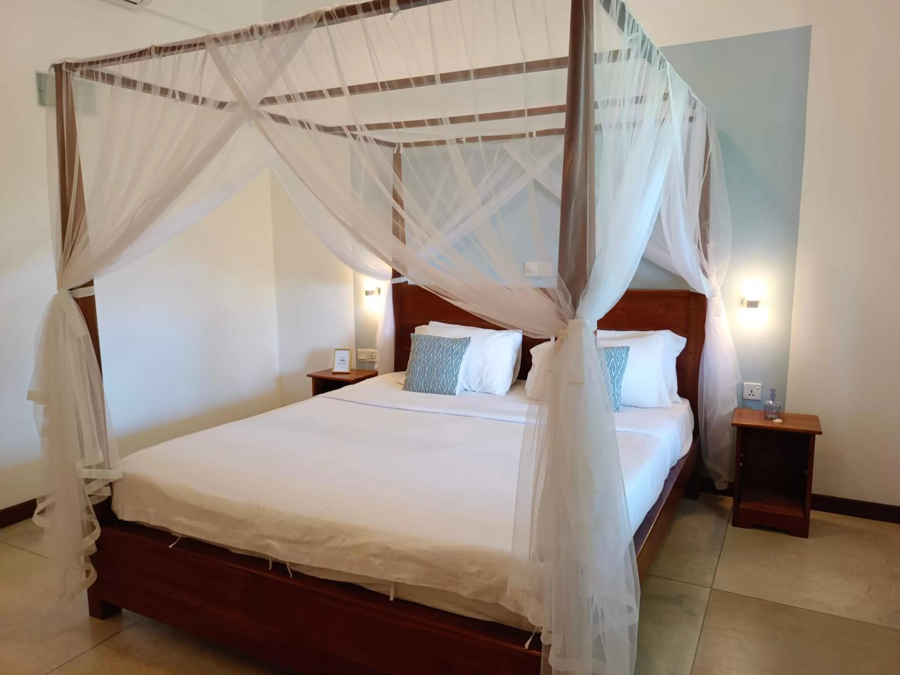 Bedroom, Bed in Weligama Ocean Breeze