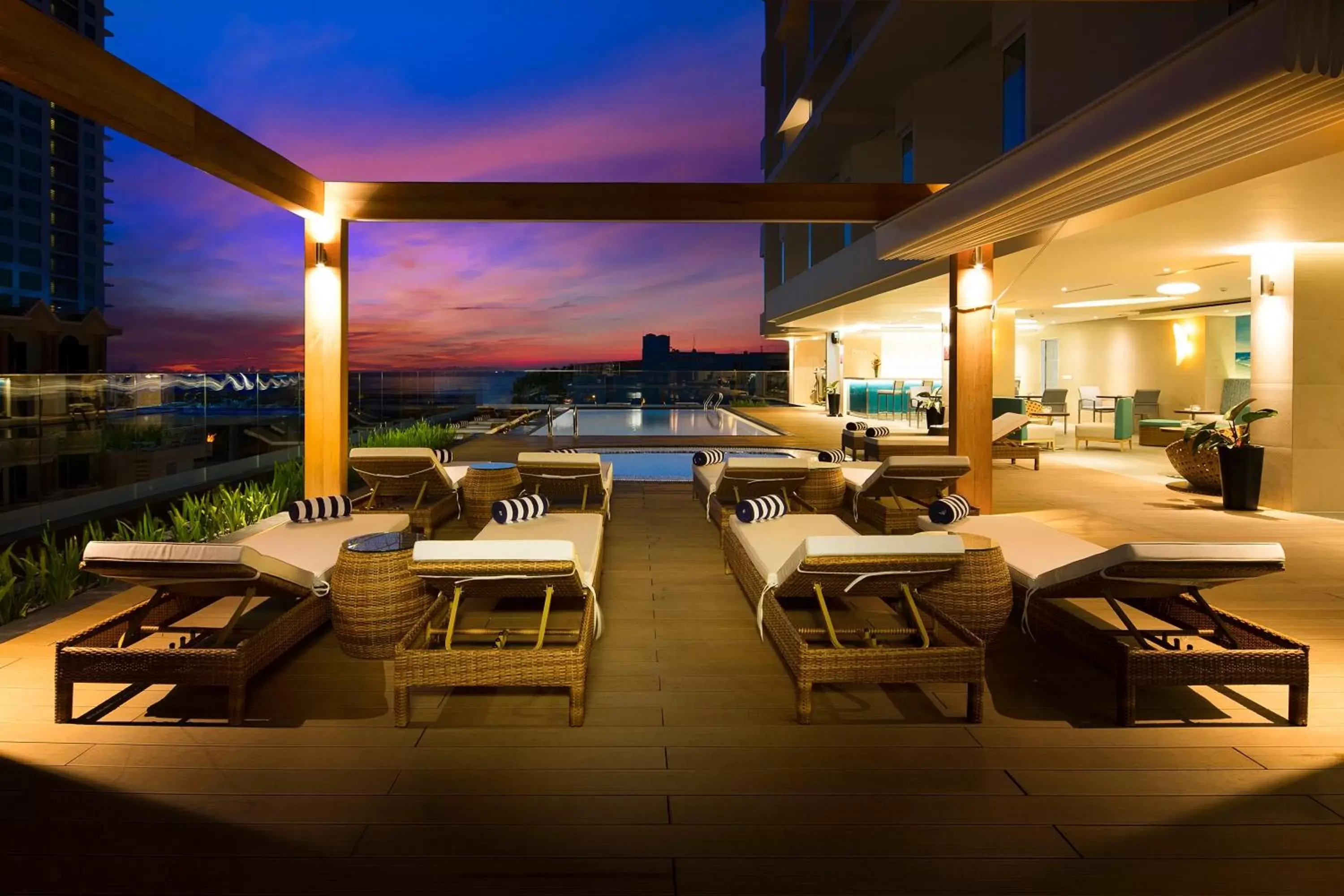 Swimming pool, Restaurant/Places to Eat in Liberty Central Nha Trang Hotel