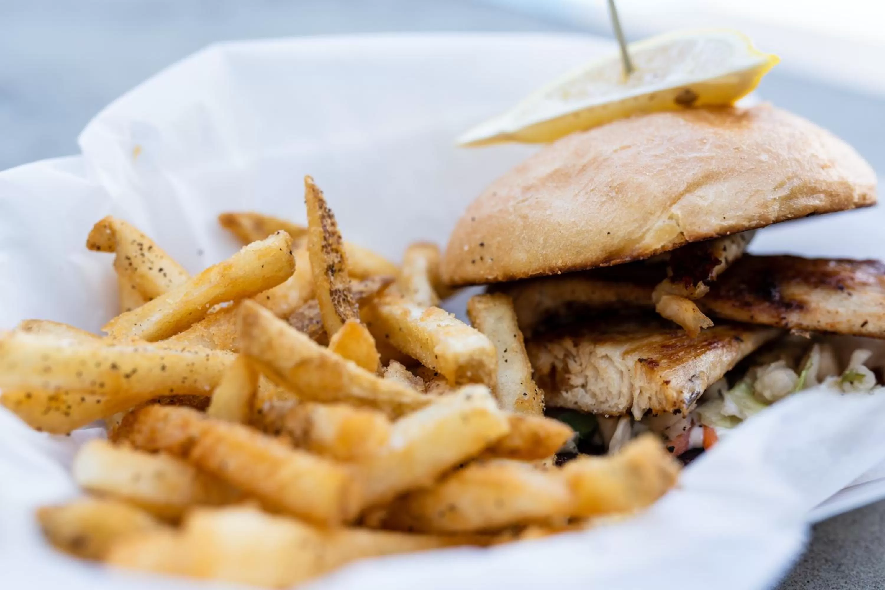 Food and drinks in Postcard Inn On The Beach