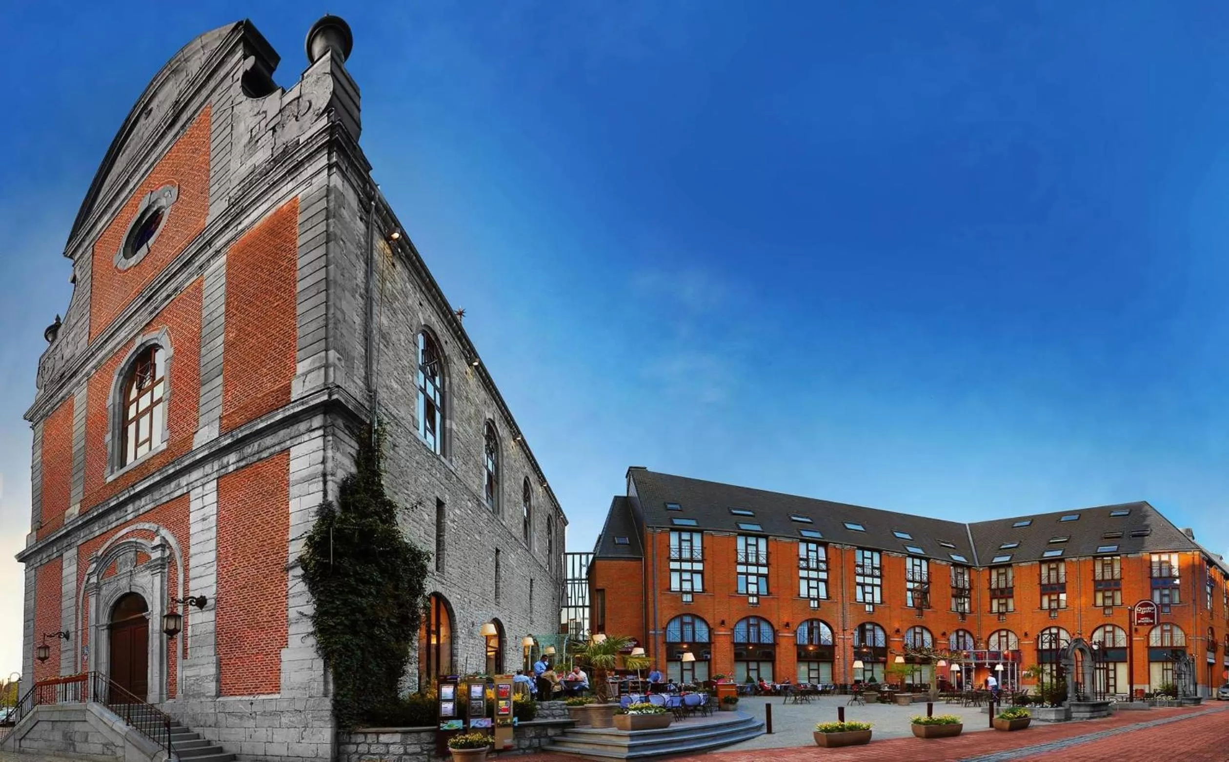 Facade/entrance in Hotel Quartier Latin