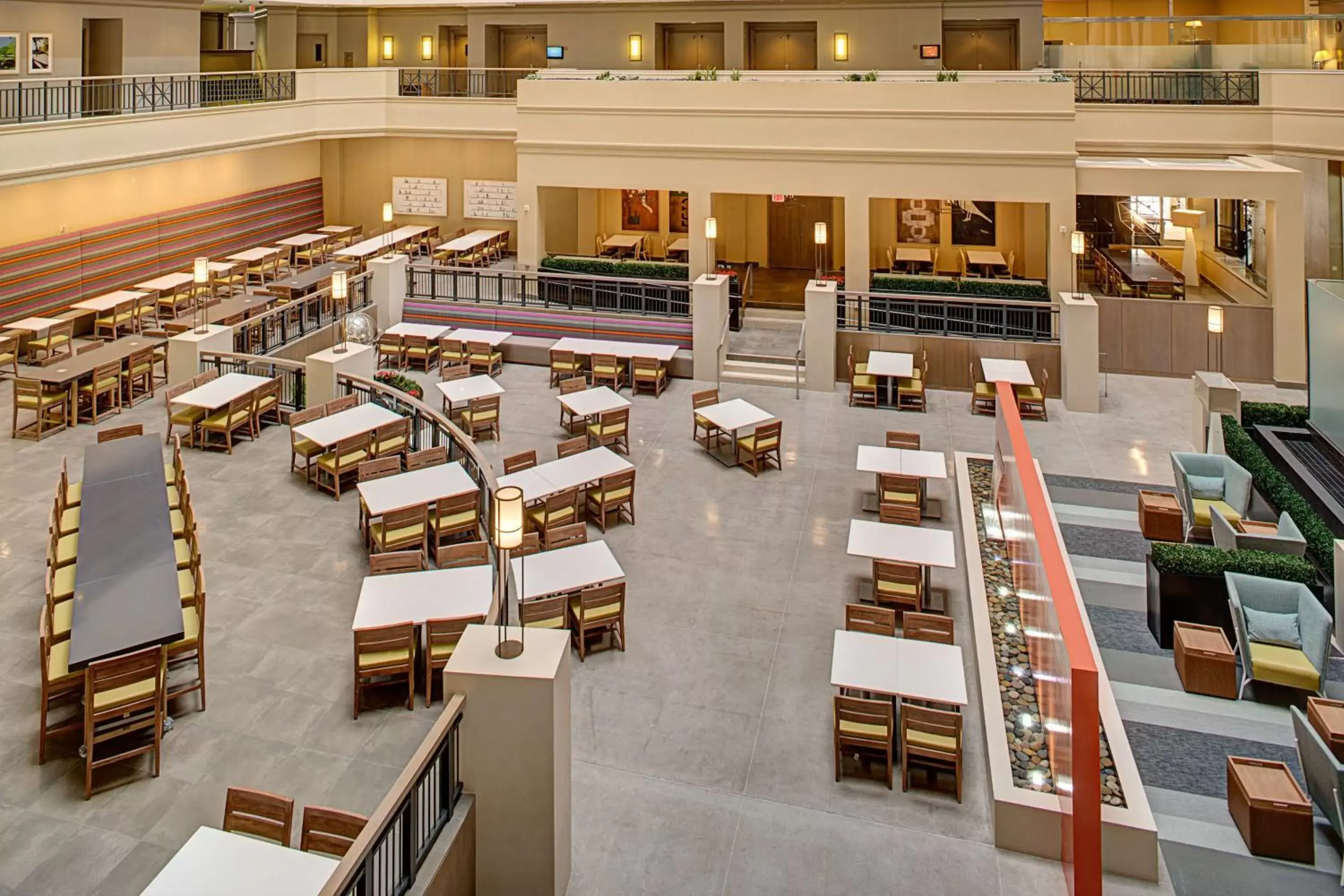 Lobby or reception in Embassy Suites by Hilton San Diego Bay Downtown