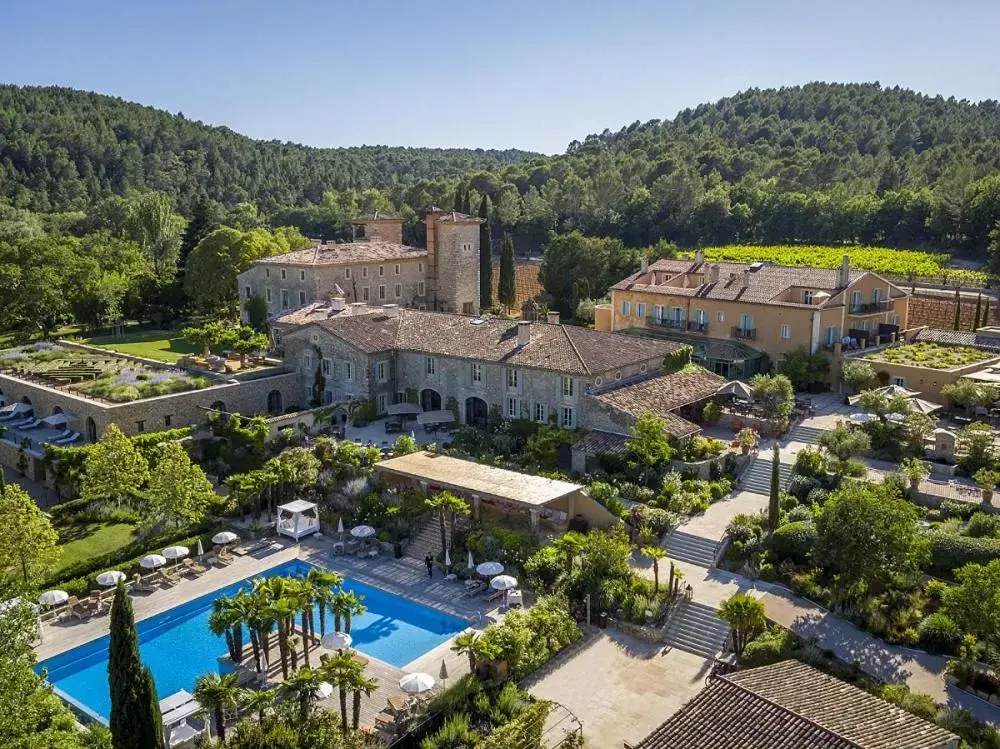 Pool View in Château de Berne