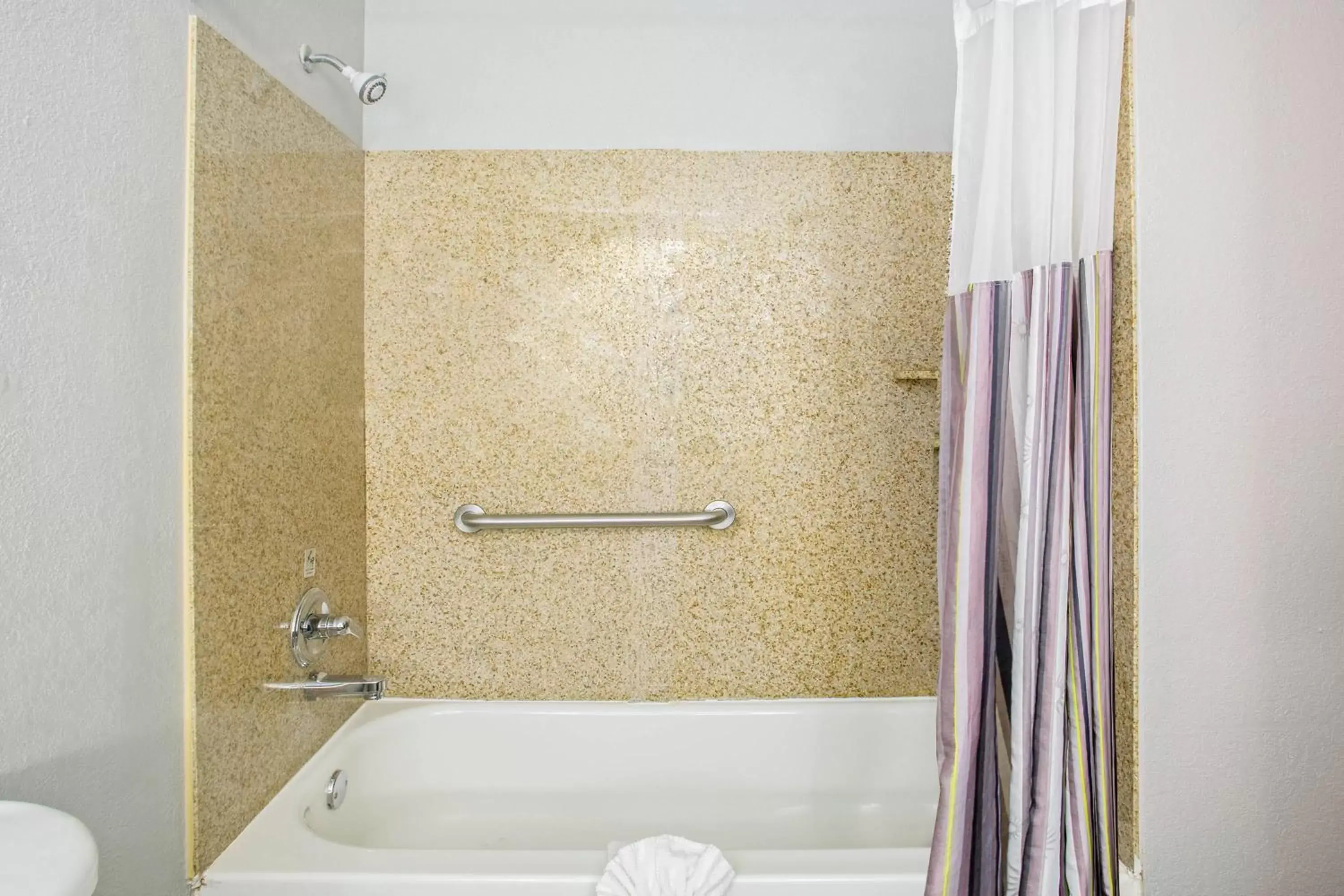 Shower, Bathroom in La Quinta by Wyndham Fort Smith