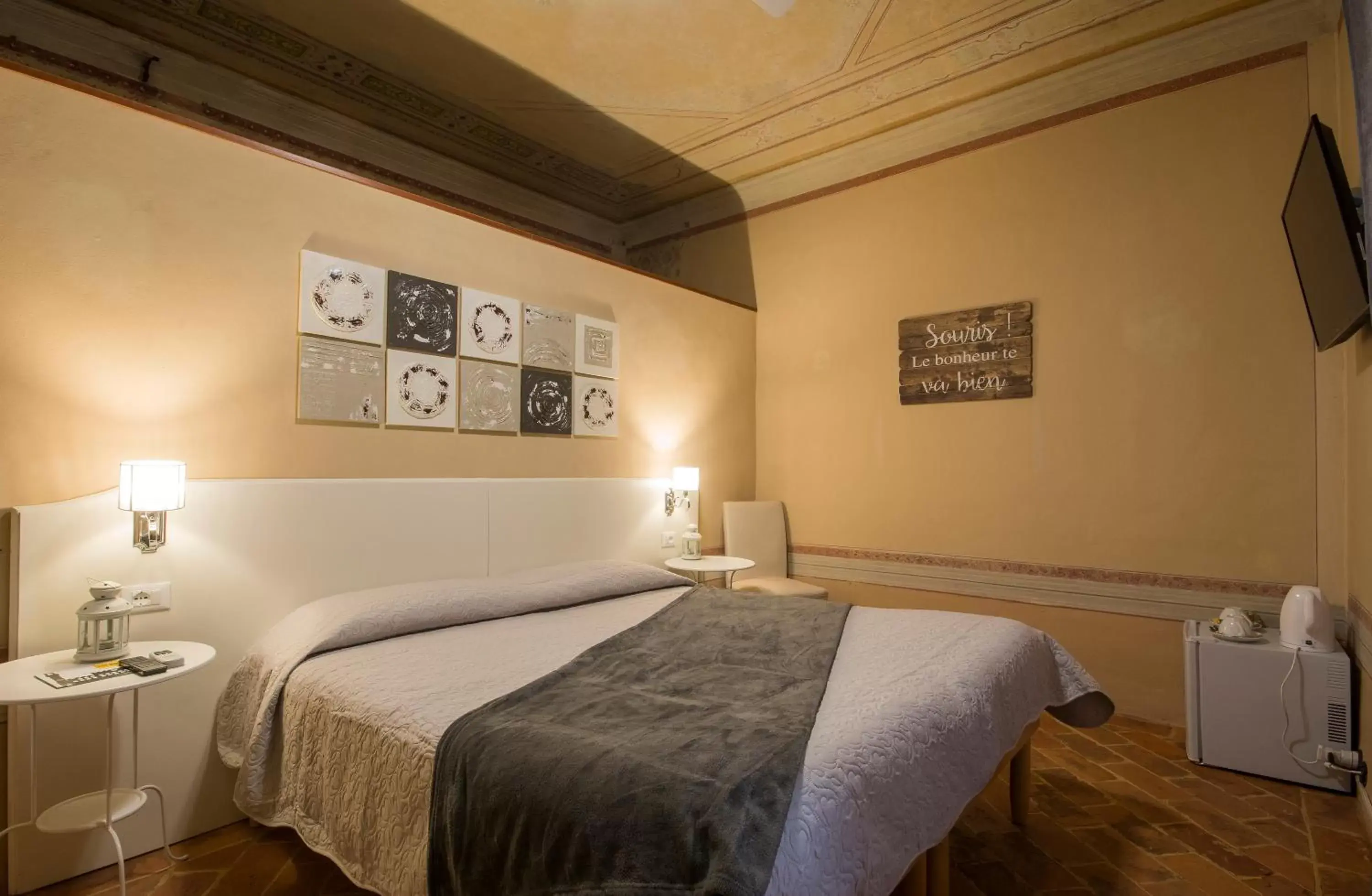 Budget Double Room in Villa Sant’Andrea