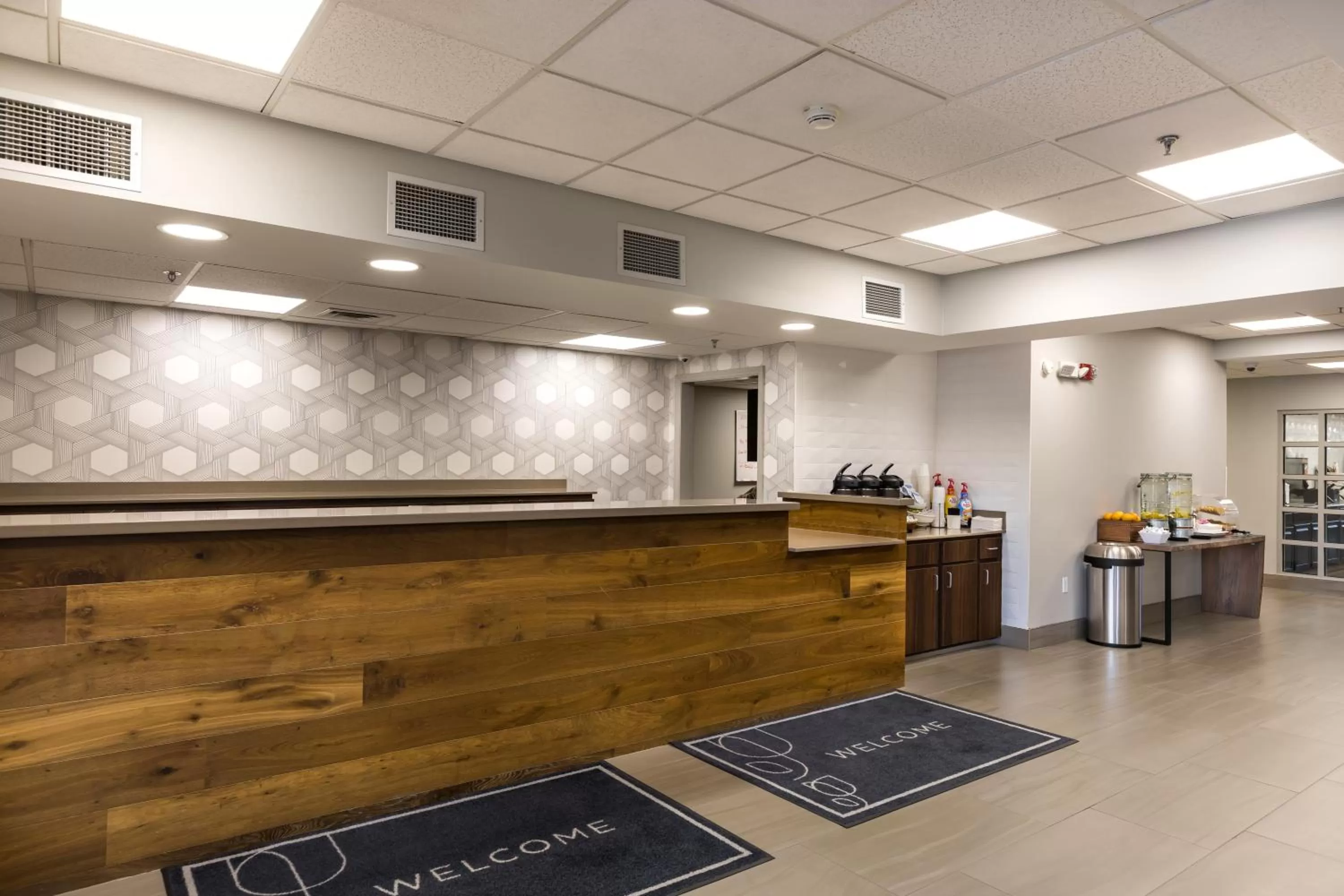 Lobby or reception in Country Inn & Suites by Radisson, Lake Norman Huntersville, NC