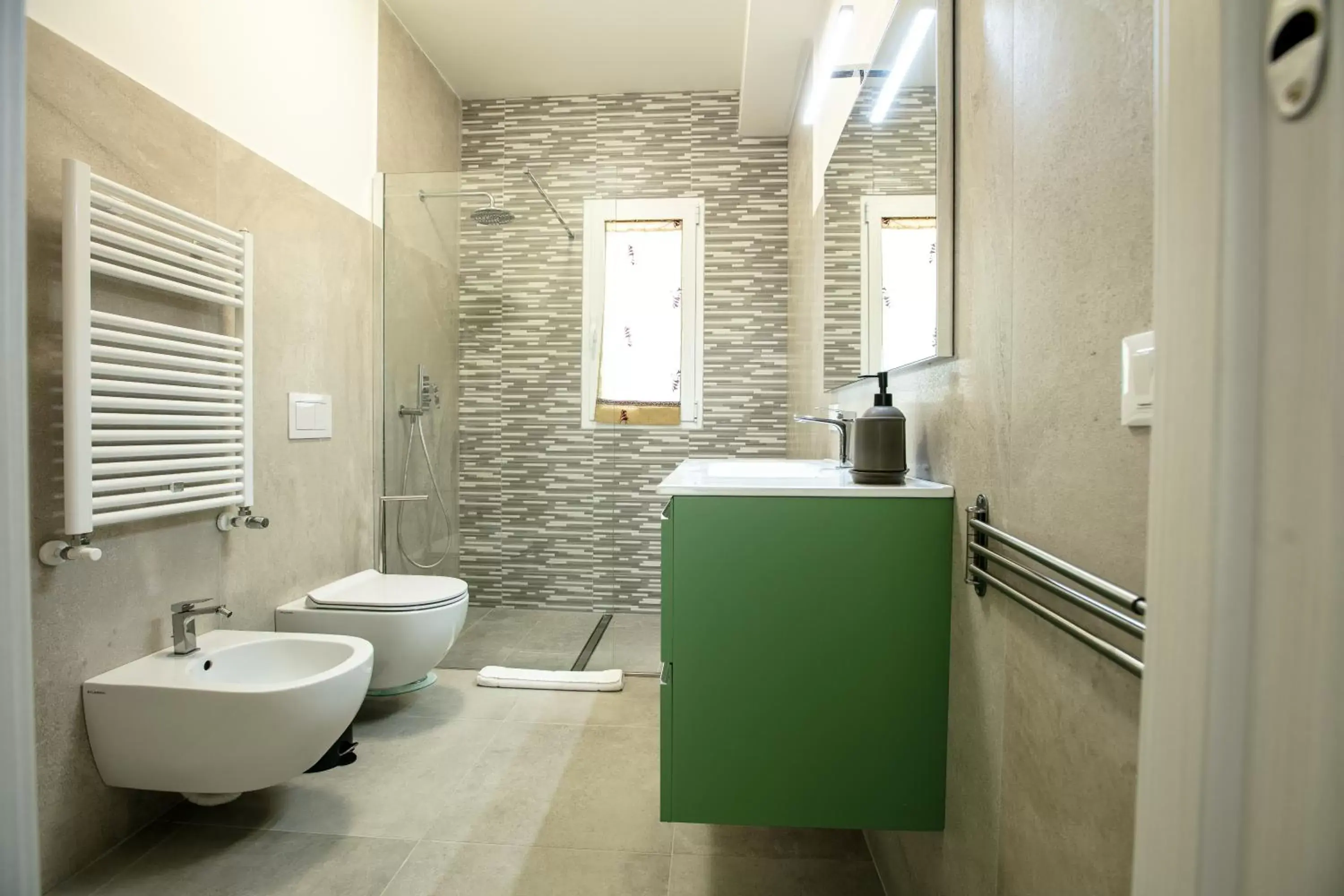 Shower, Bathroom in Etnamare Brucoli
