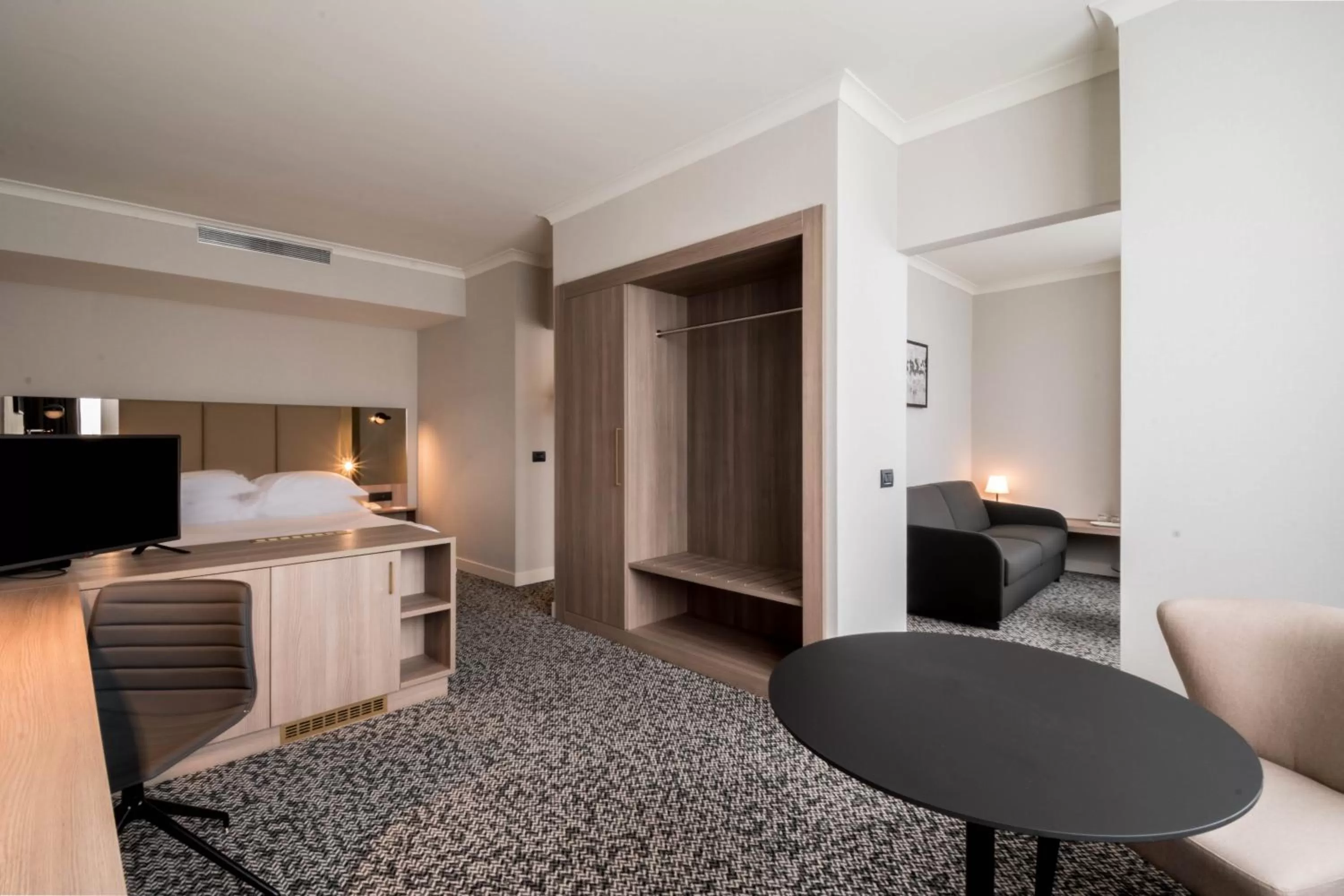 Photo of the whole room, Bed in Crowne Plaza Milan Linate by IHG