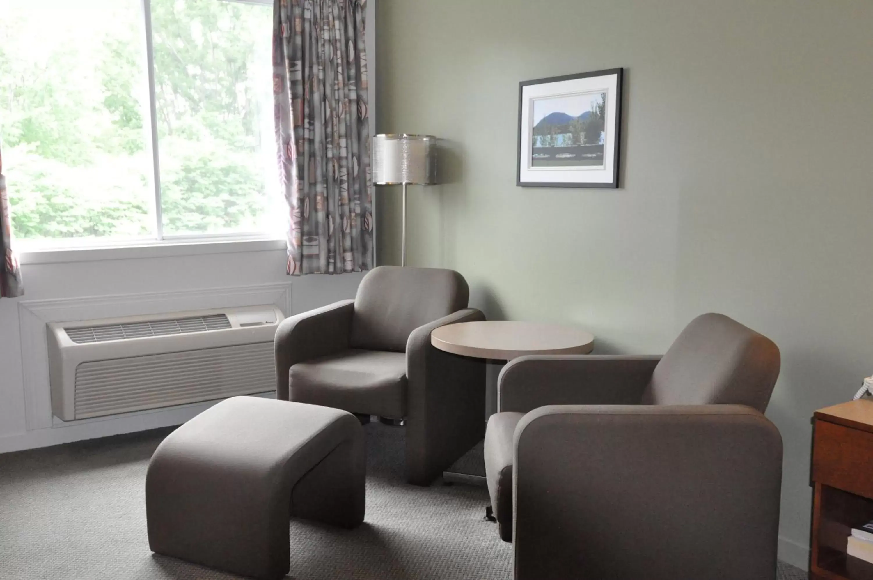 Queen Room in Hotel Transit Queen Room in Hotel Transit