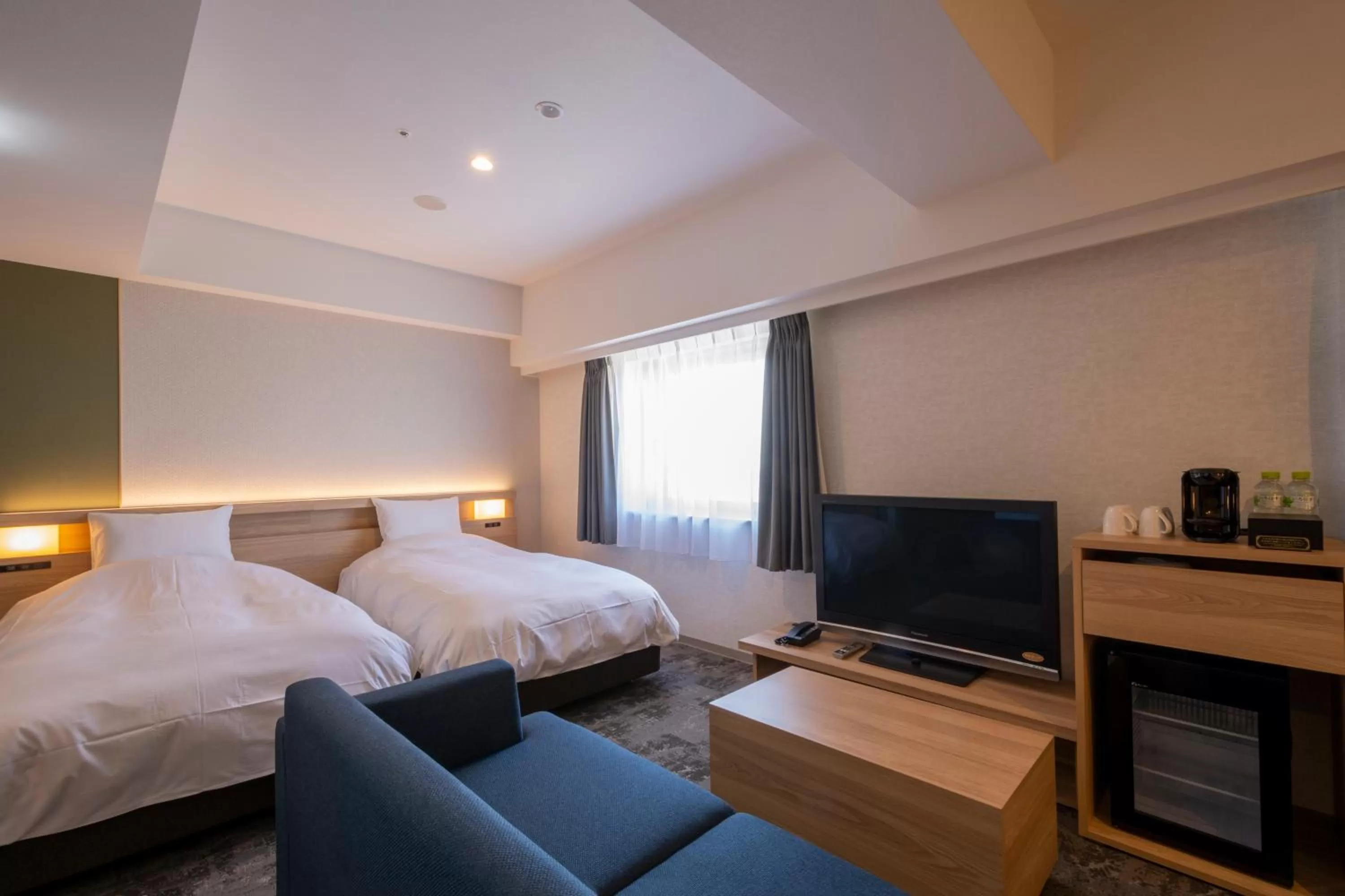 Living room, Bed in Hotel Kanazawa