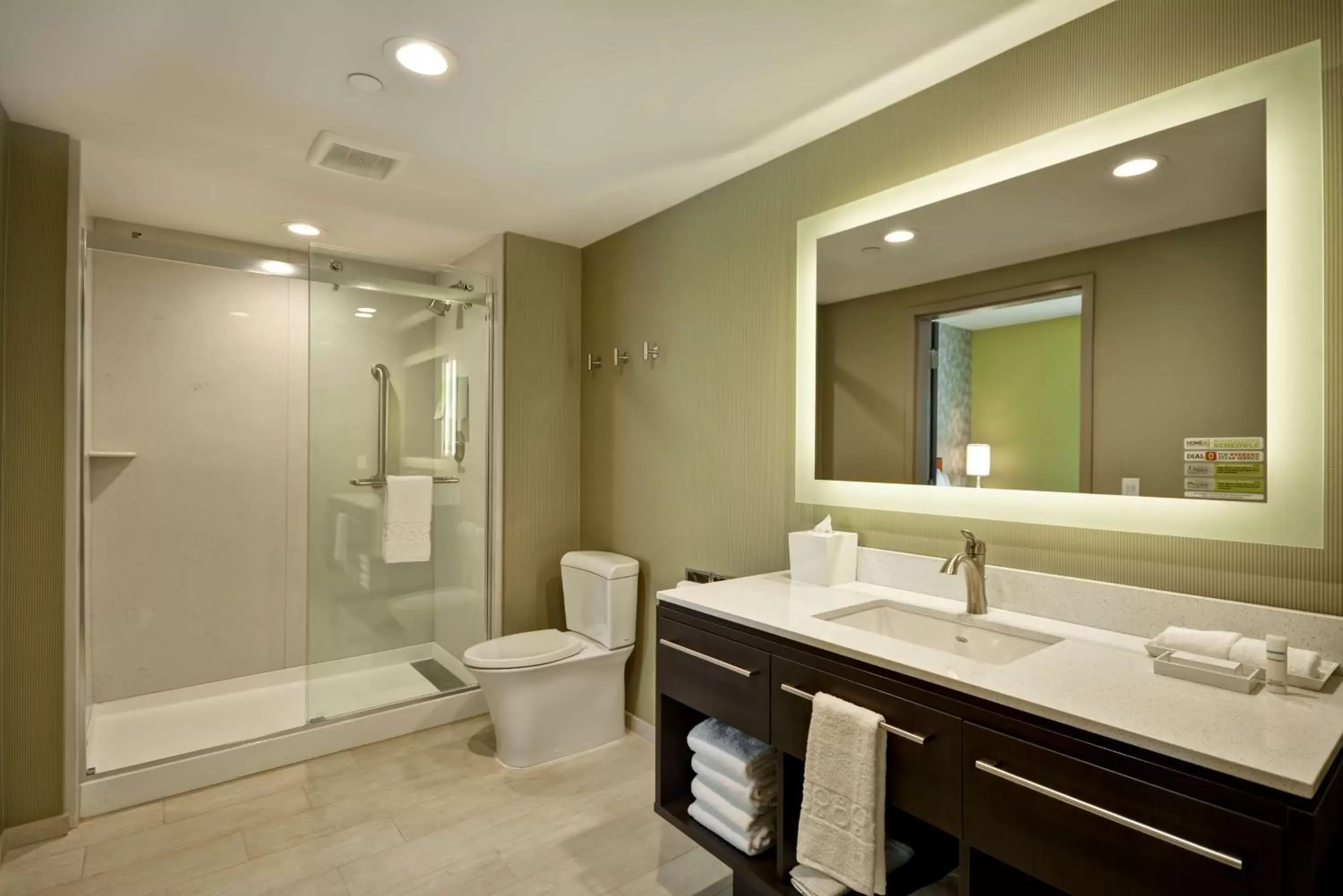 Bathroom in Home2 Suites By Hilton Hanford Lemoore