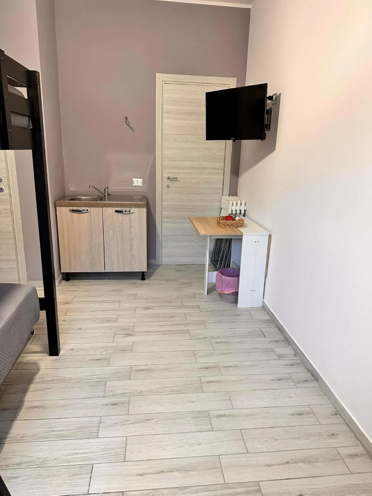 TV/Entertainment Center in Airport Al Volo B&B