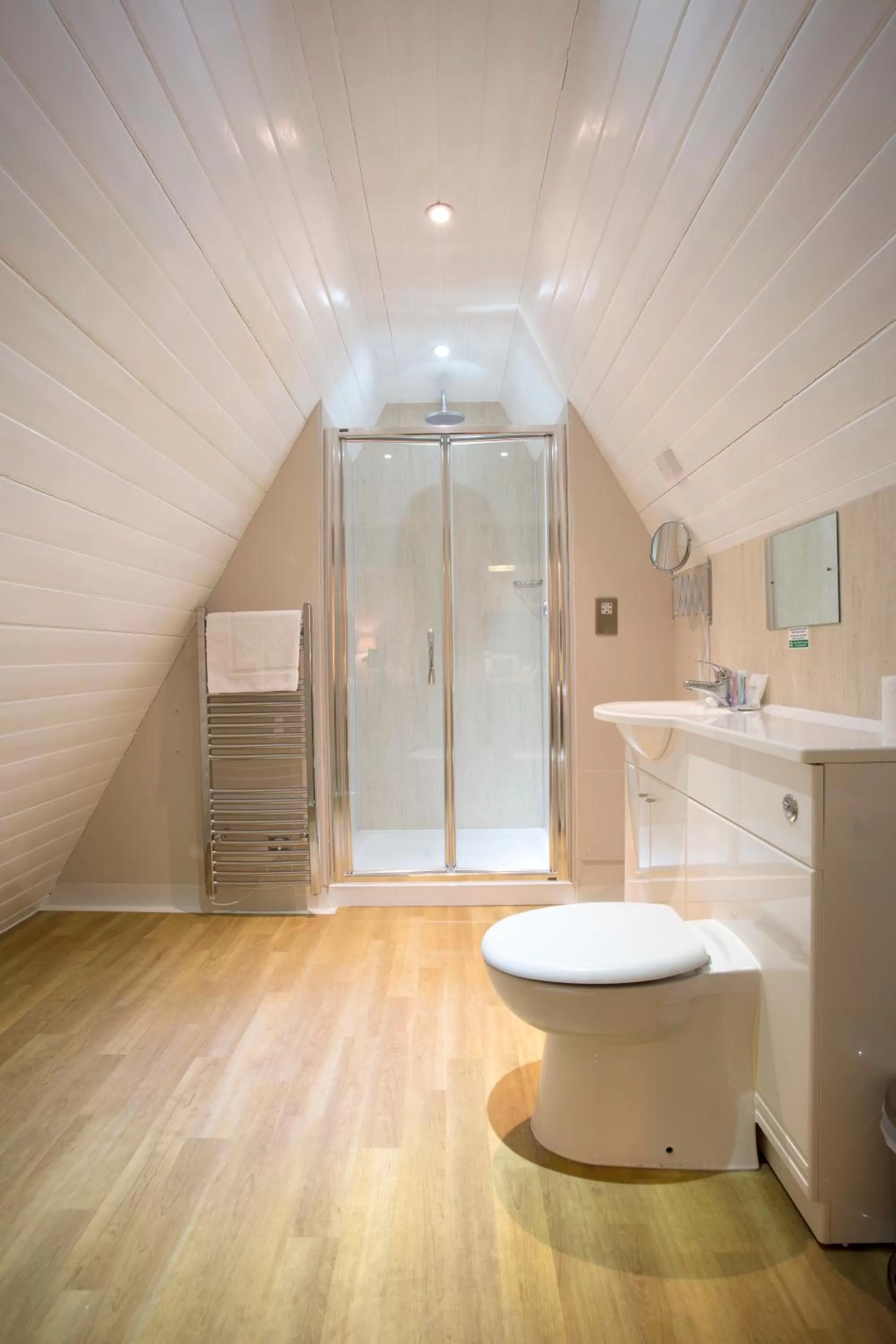 Shower, Bathroom in Breckland Lodge