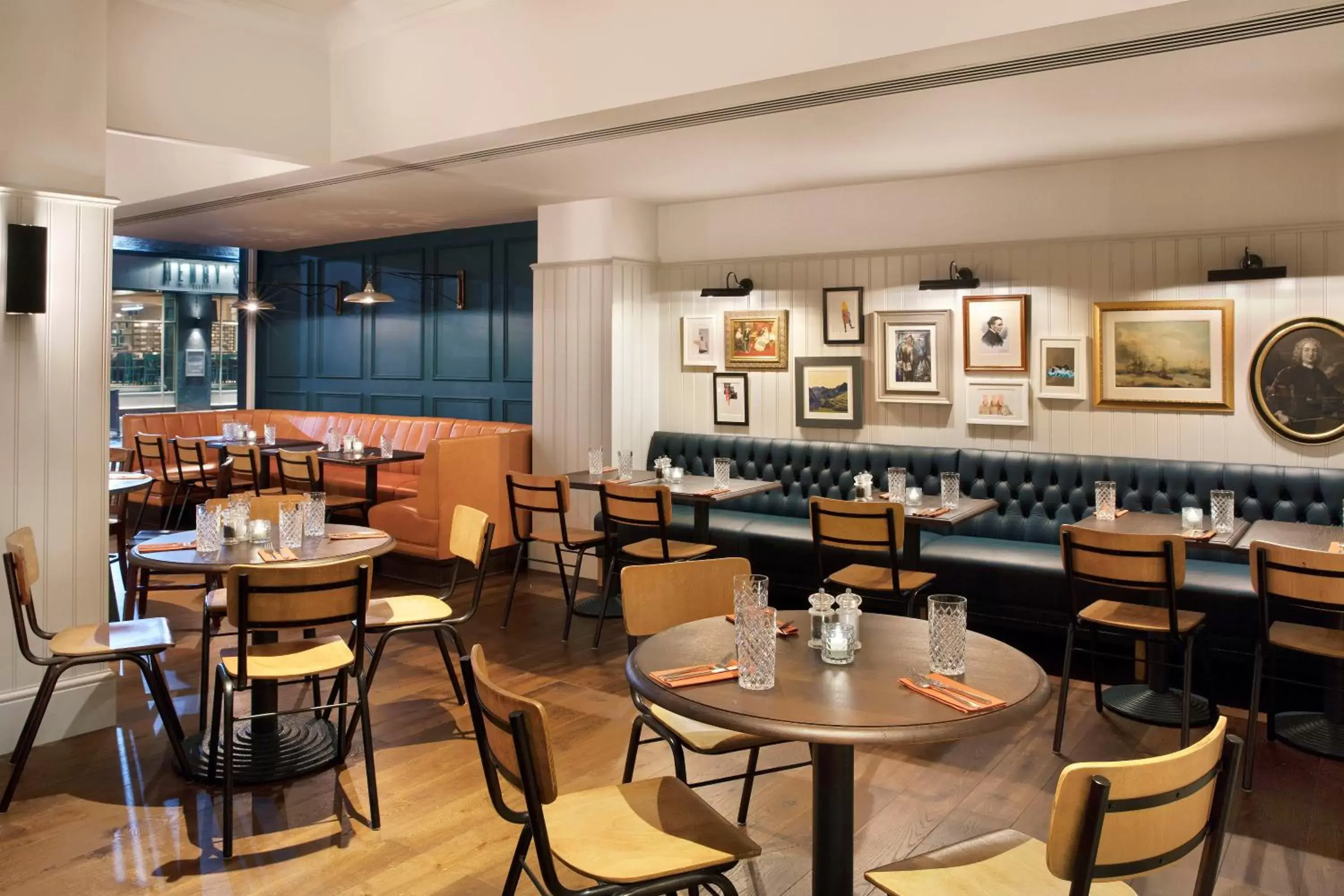 Restaurant/Places to Eat in Leonardo Hotel Cardiff - Formerly Jurys Inn