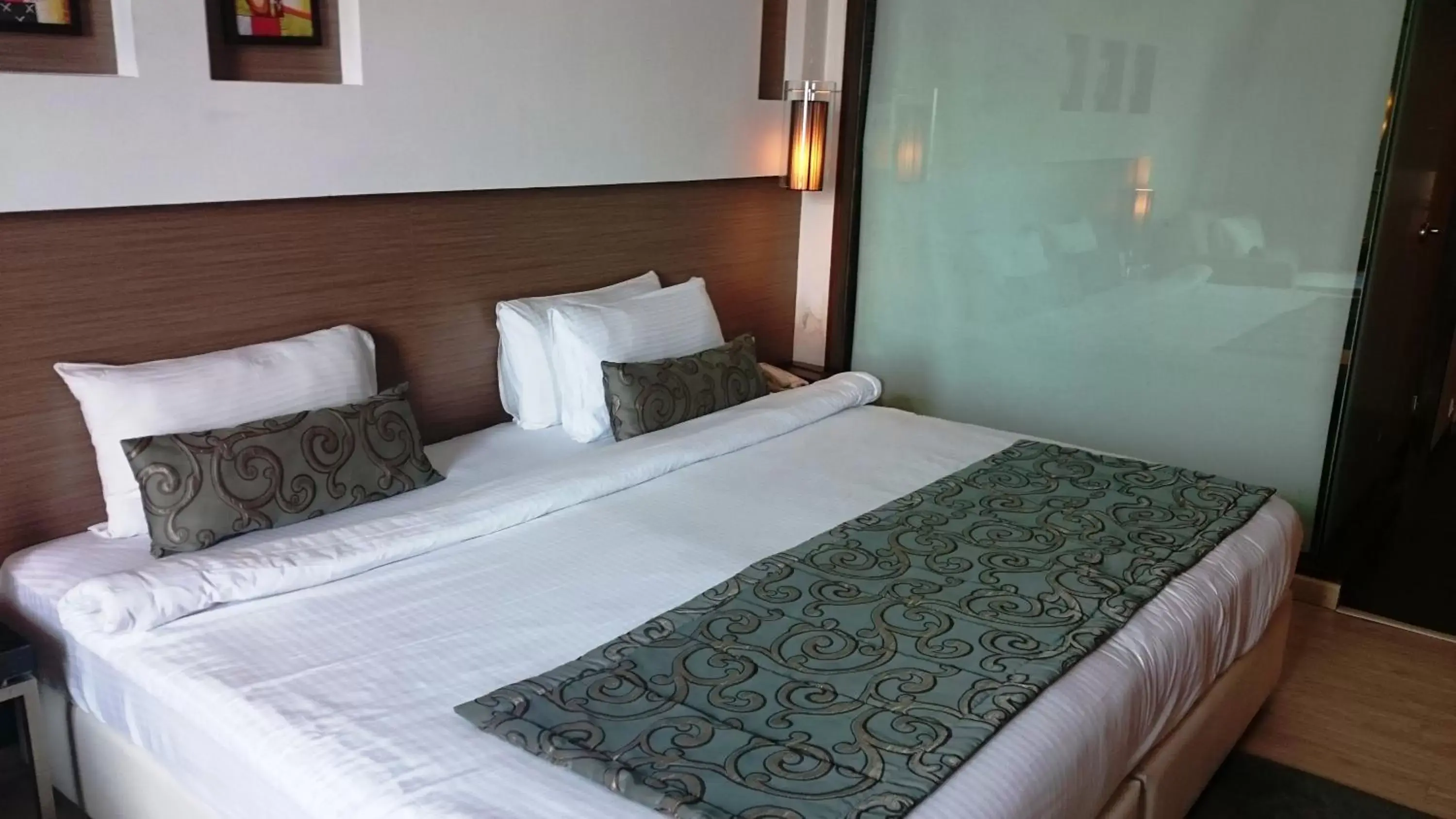 Bed in Ramada Navi Mumbai