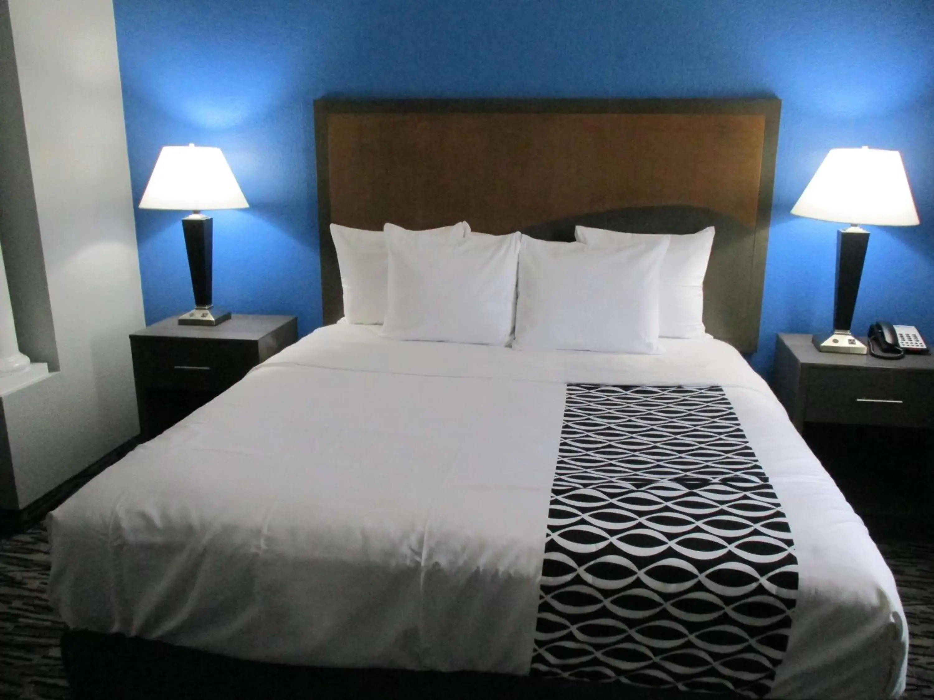 Photo of the whole room, Bed in Best Western Atoka Inn & Suites