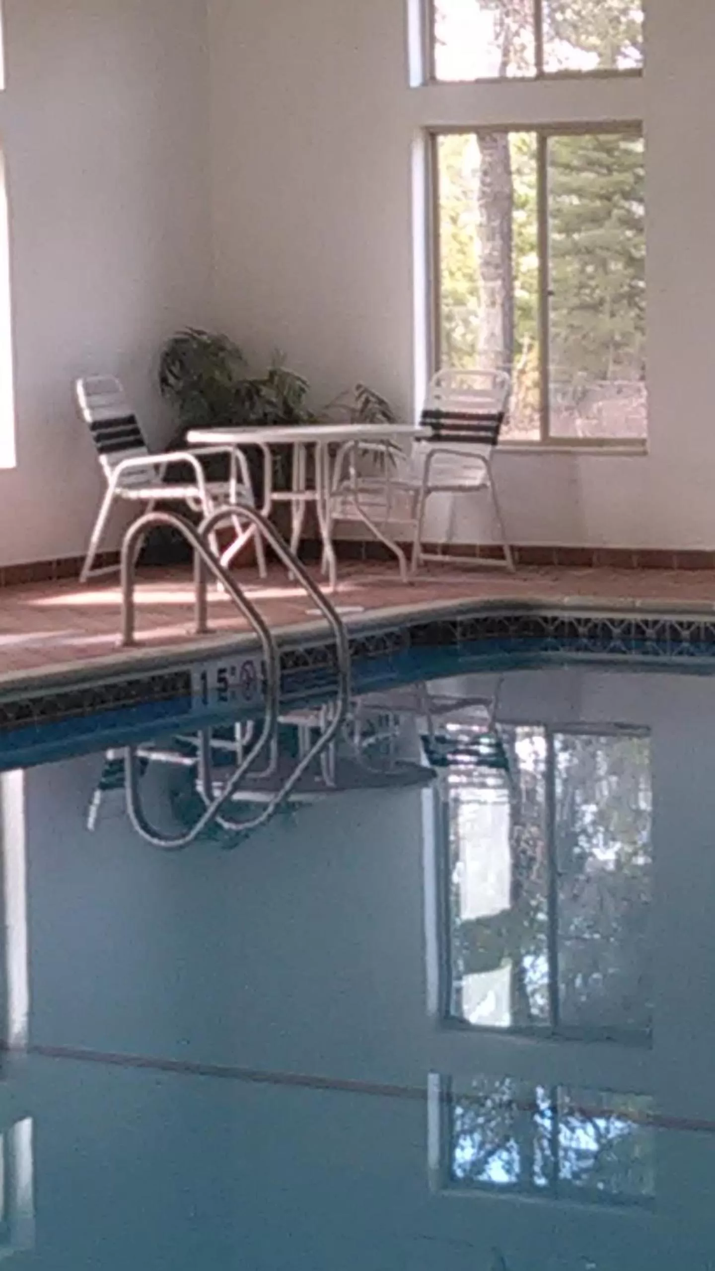 Swimming pool in Pellston Lodge