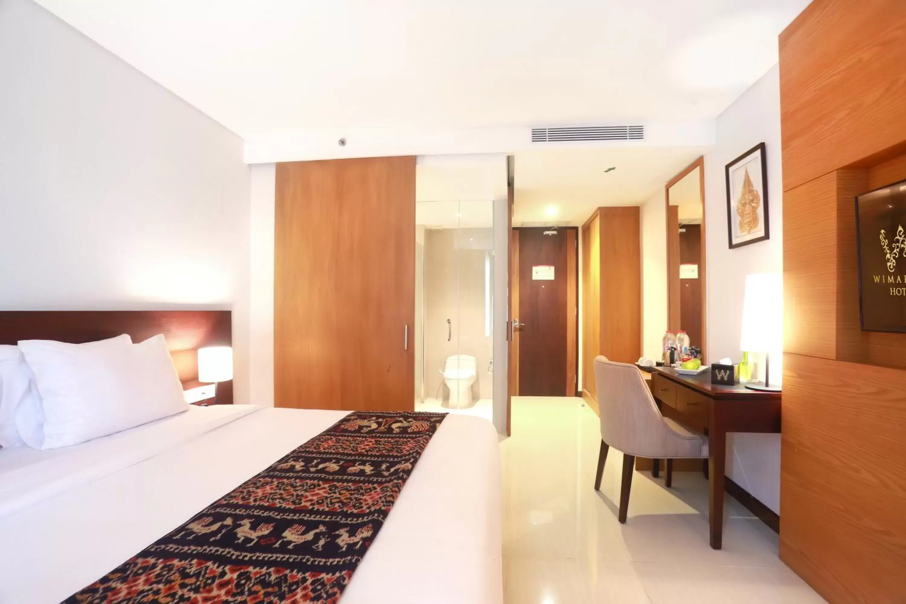 Bedroom, Bed in Wimarion Hotel Semarang