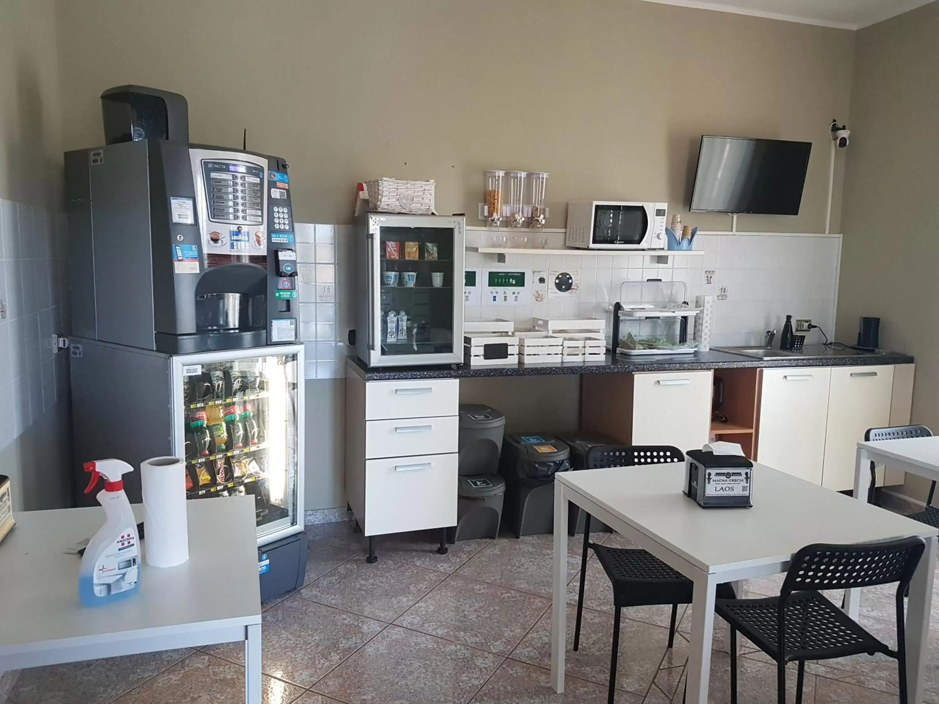 Breakfast, Kitchen/Kitchenette in B&B Magna Grecia