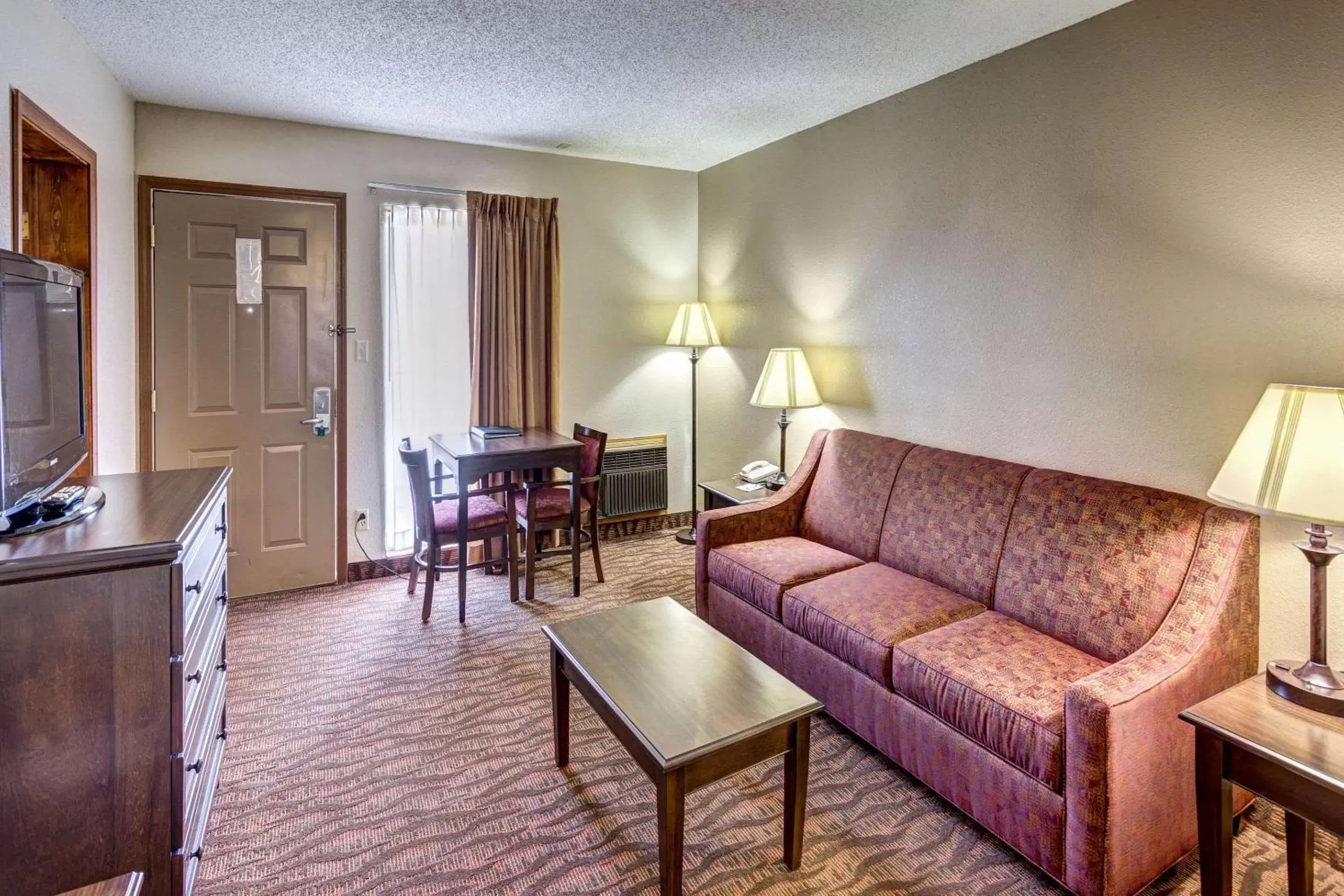 Photo of the whole room, Seating Area in Quality Inn West