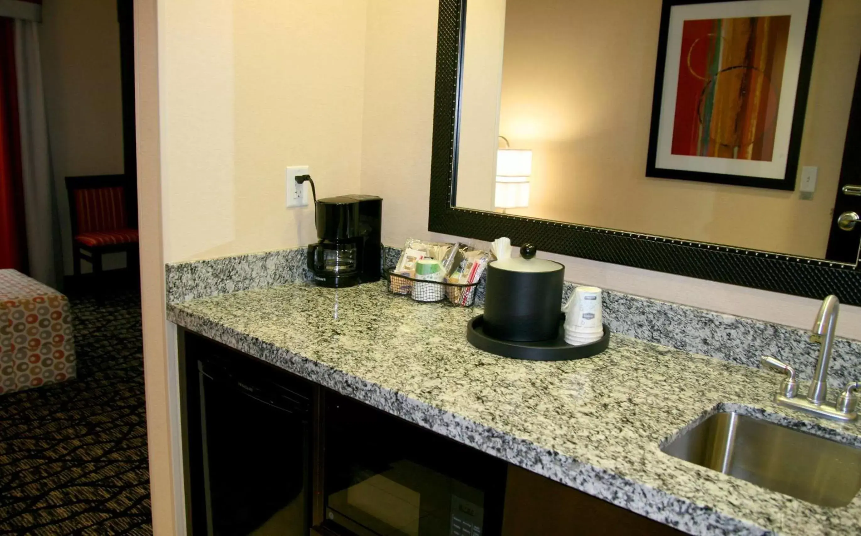 Bathroom, Kitchen/Kitchenette in Hampton Inn & Suites Salt Lake City-University/Foothill Drive