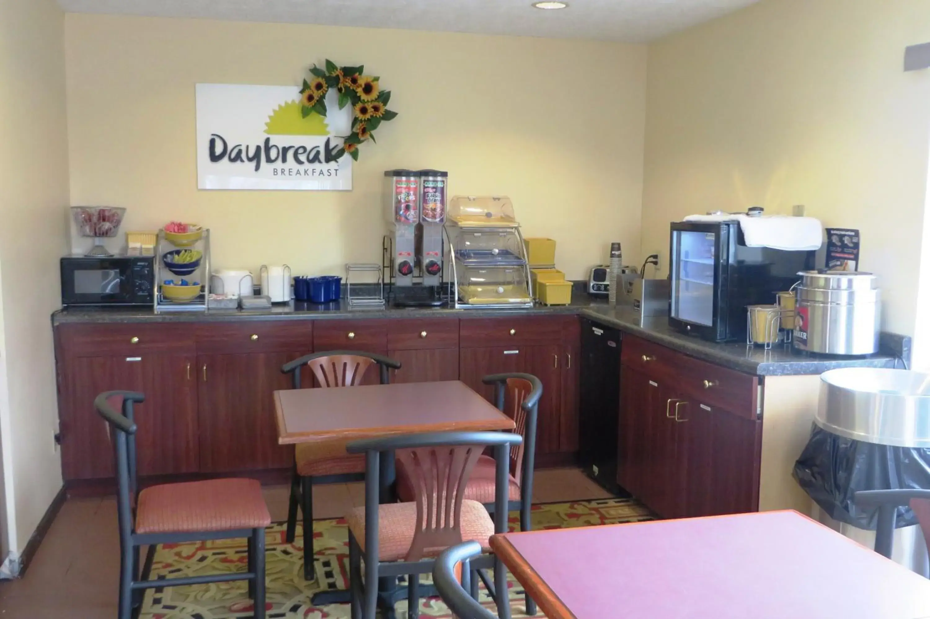 Restaurant/places to eat in Days Inn by Wyndham Plainfield Restaurant/places to eat in Days Inn by Wyndham Plainfield
