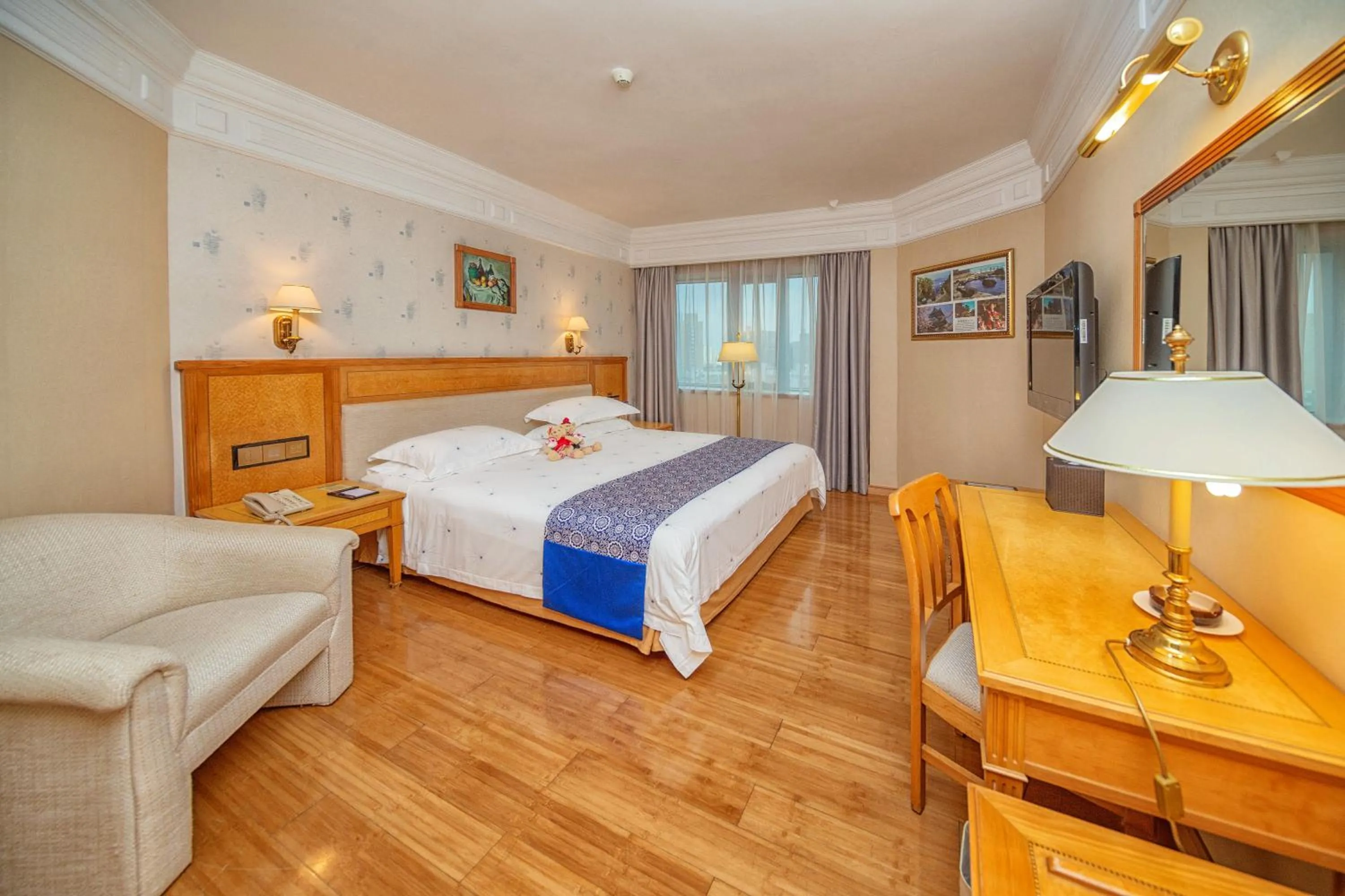 Photo of the whole room, Bed in Hotel Silverland