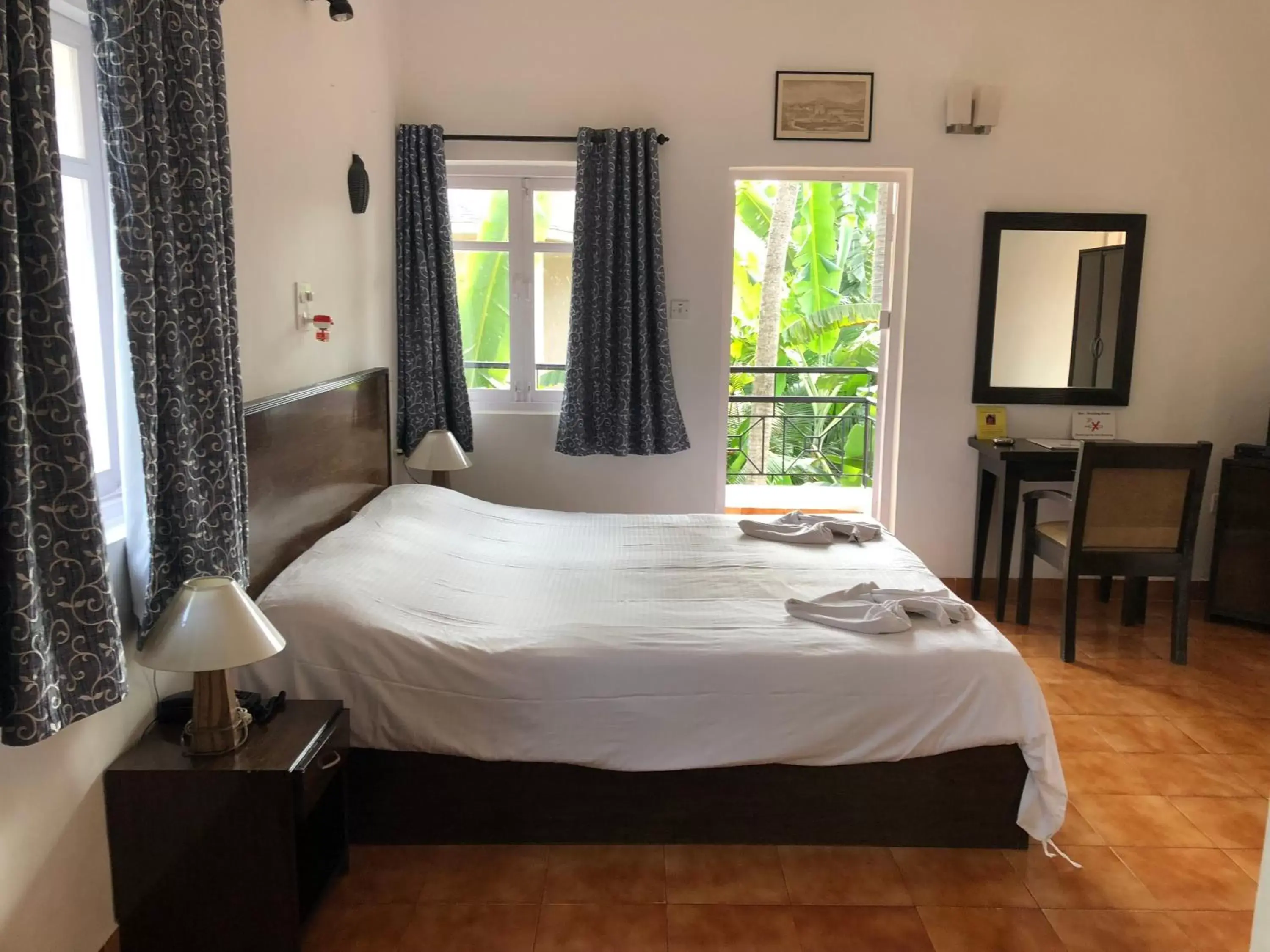 Photo of the whole room, Bed in Santana Beach Resort