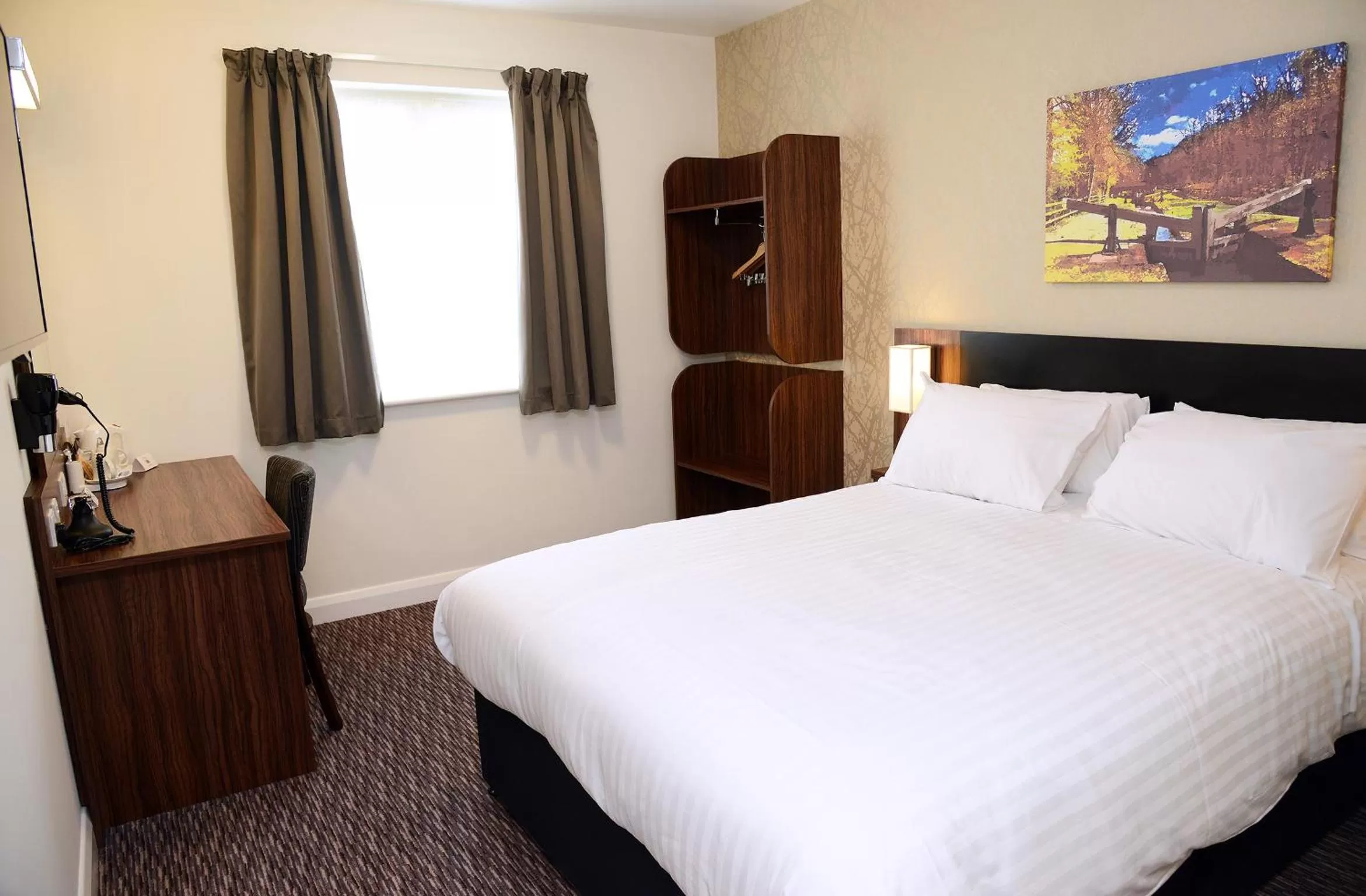 Photo of the whole room, Bed in Lock Keeper, Worksop by Marston's Inns