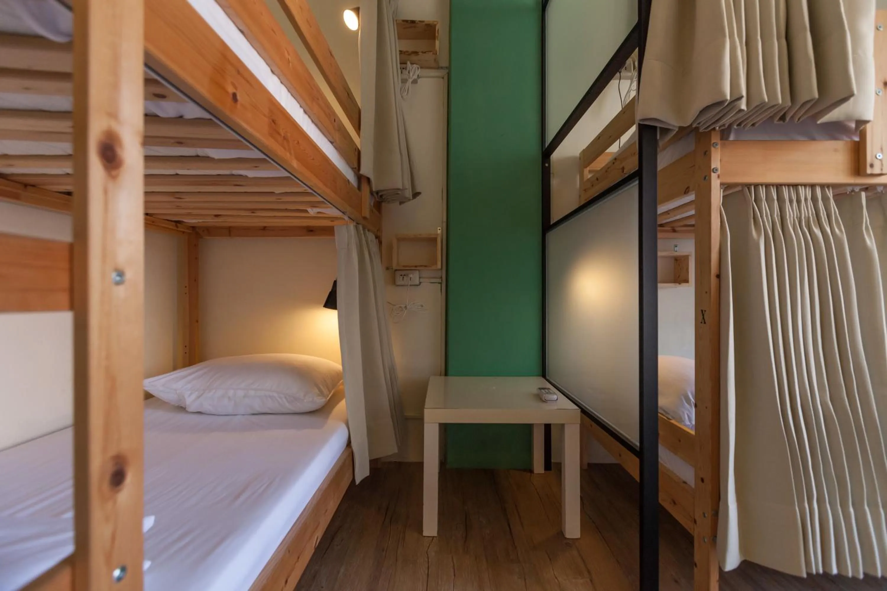Photo of the whole room, Bed in Sleeping Boot Hostel
