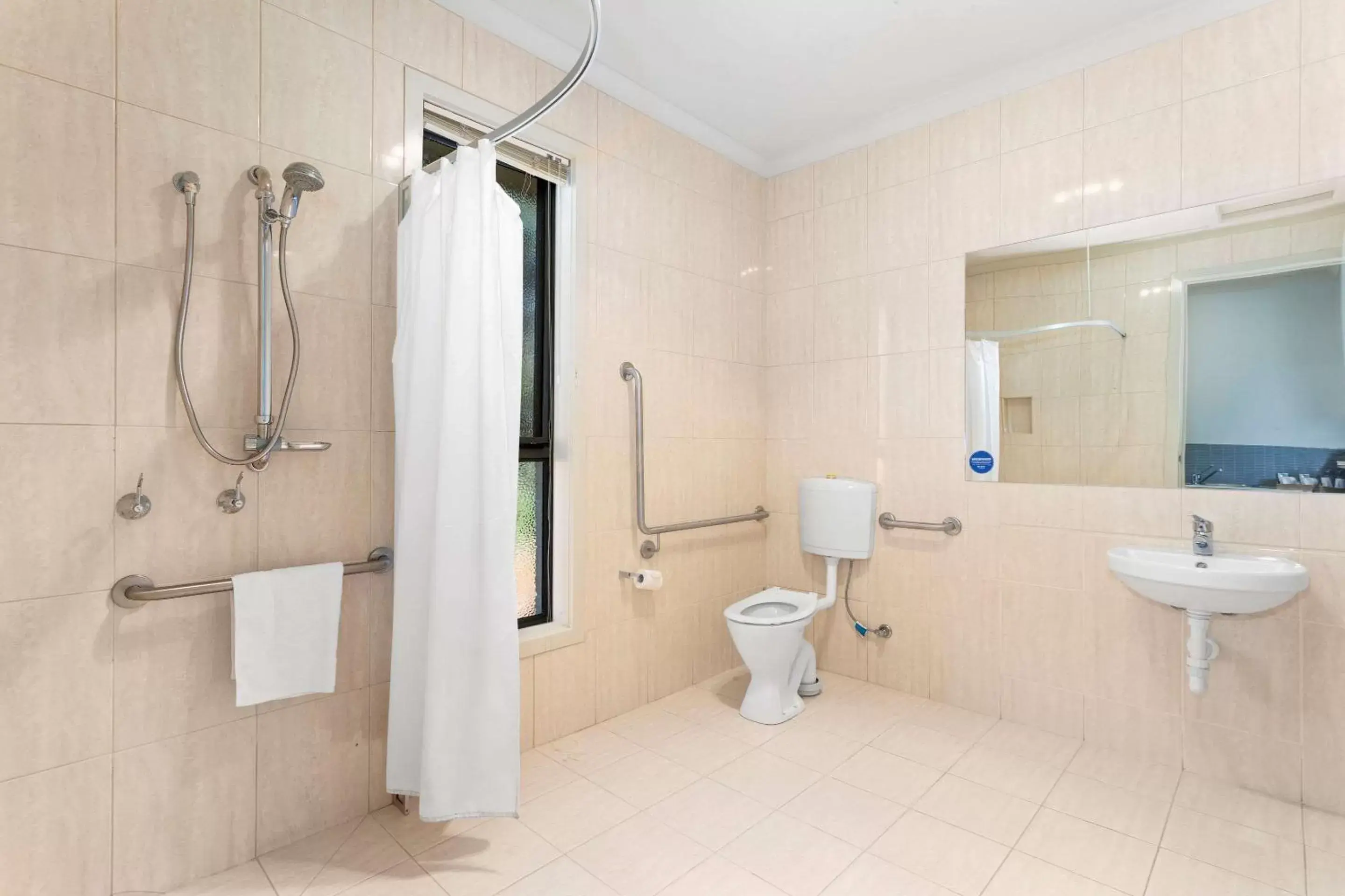 Bedroom in Quality Hotel Point Cook Bedroom in Quality Hotel Point Cook