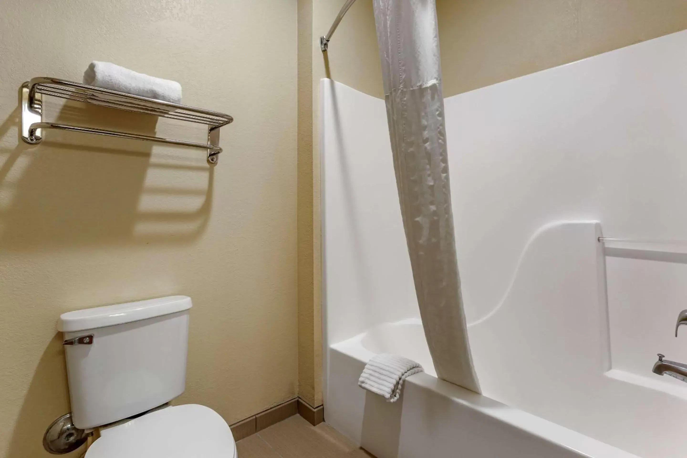 Bathroom in Comfort Inn & Suites North Tucson Marana