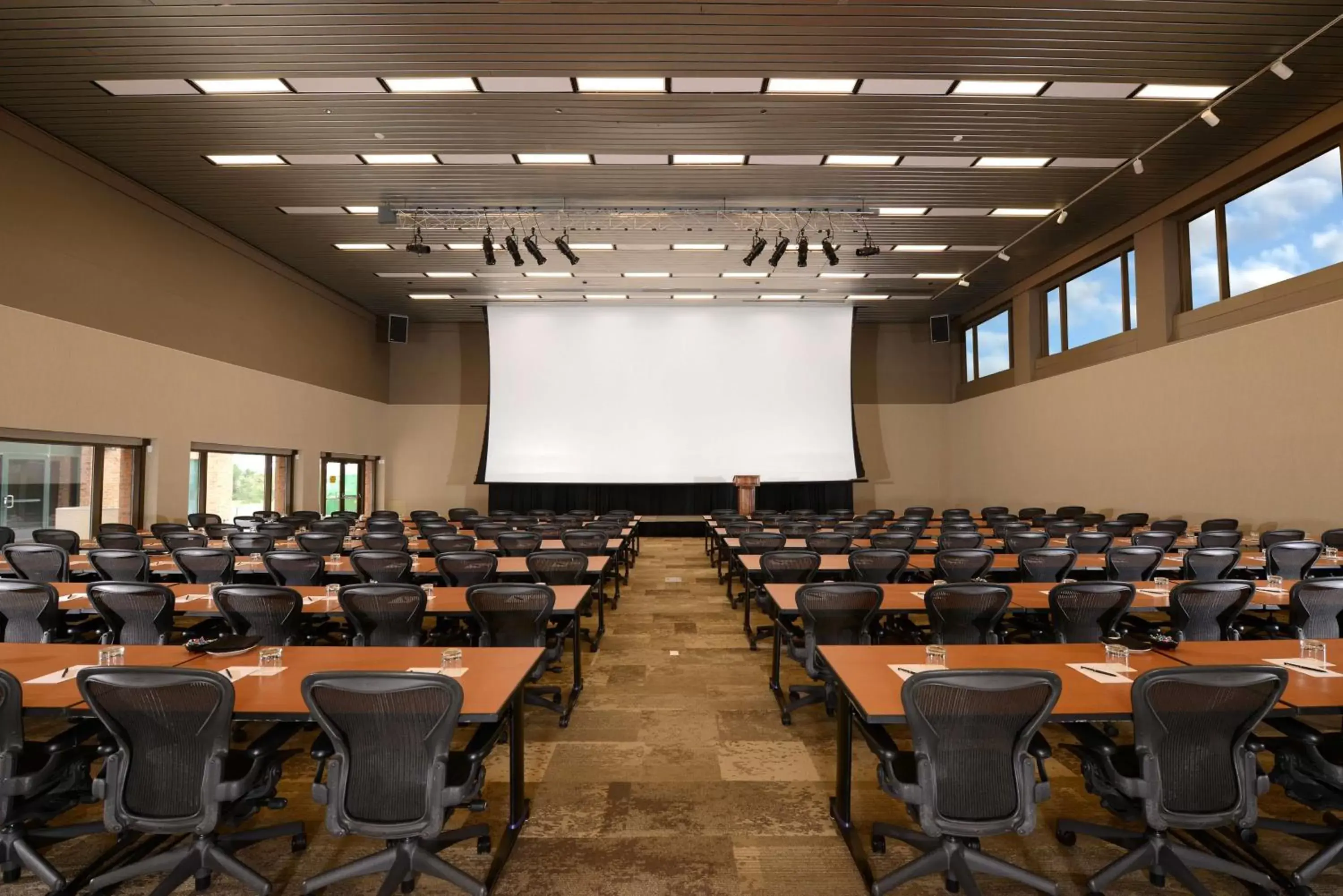 Meeting/conference room in The Inverness Denver, a Hilton Golf & Spa Resort