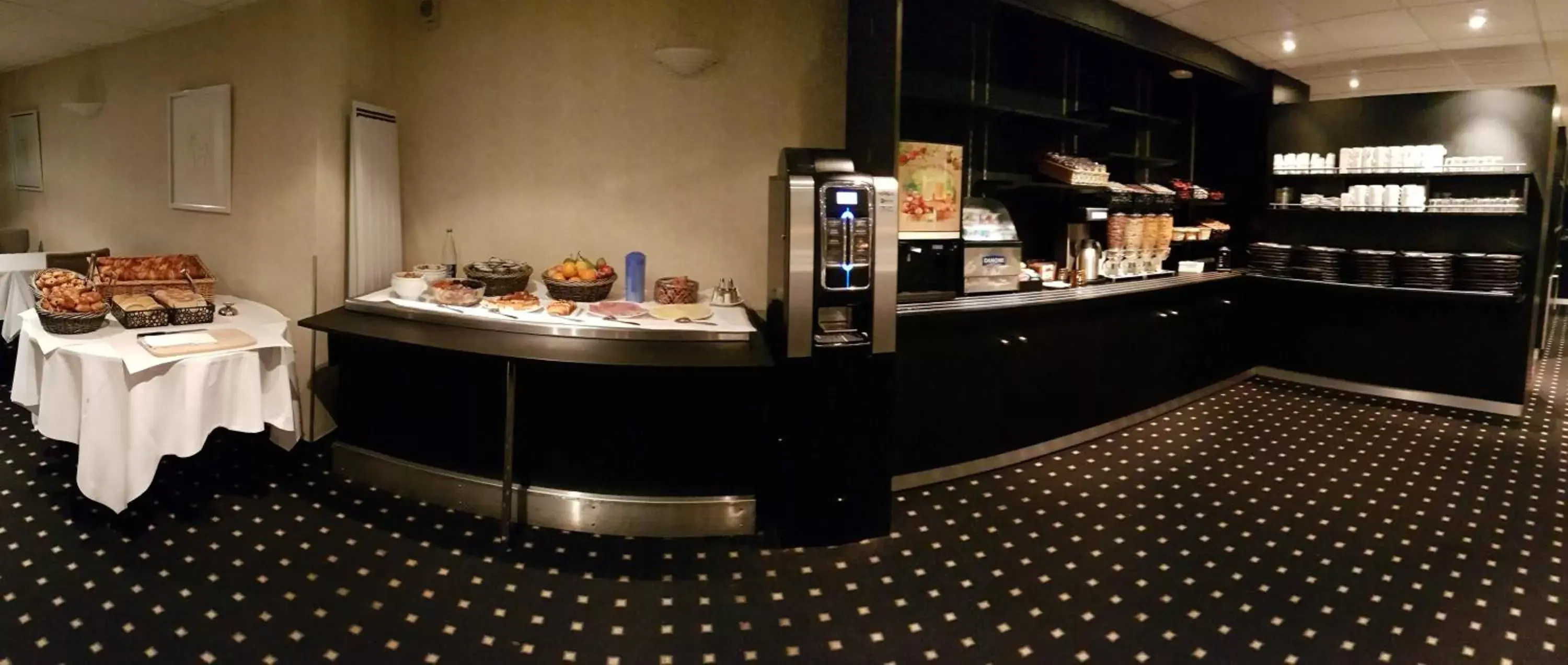 Buffet breakfast, Restaurant/Places to Eat in The Originals City, Hotel Otelinn, Caen (Inter-Hotel)