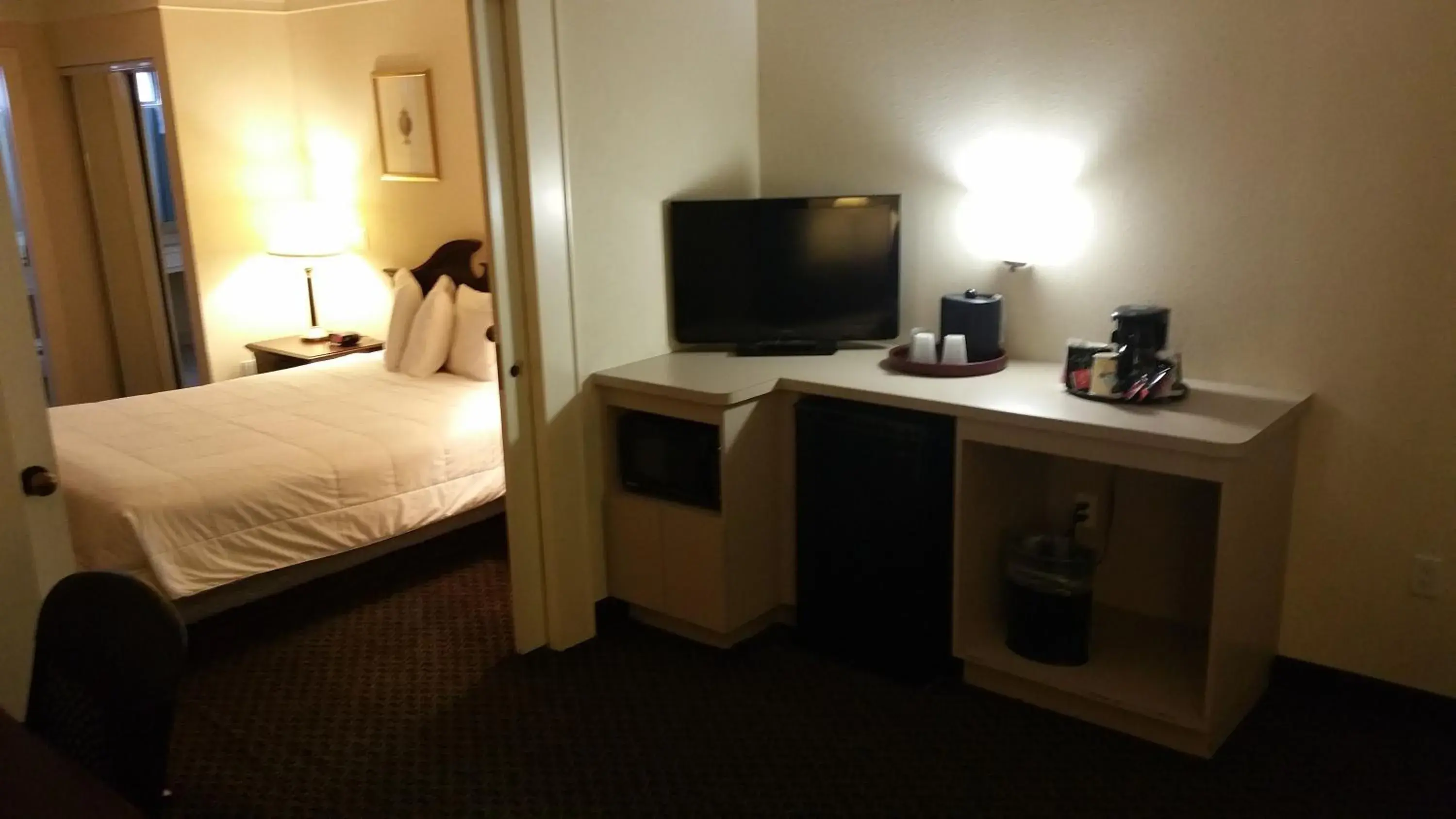 Other, TV/Entertainment Center in Imperial Swan Hotel and Suites Lakeland