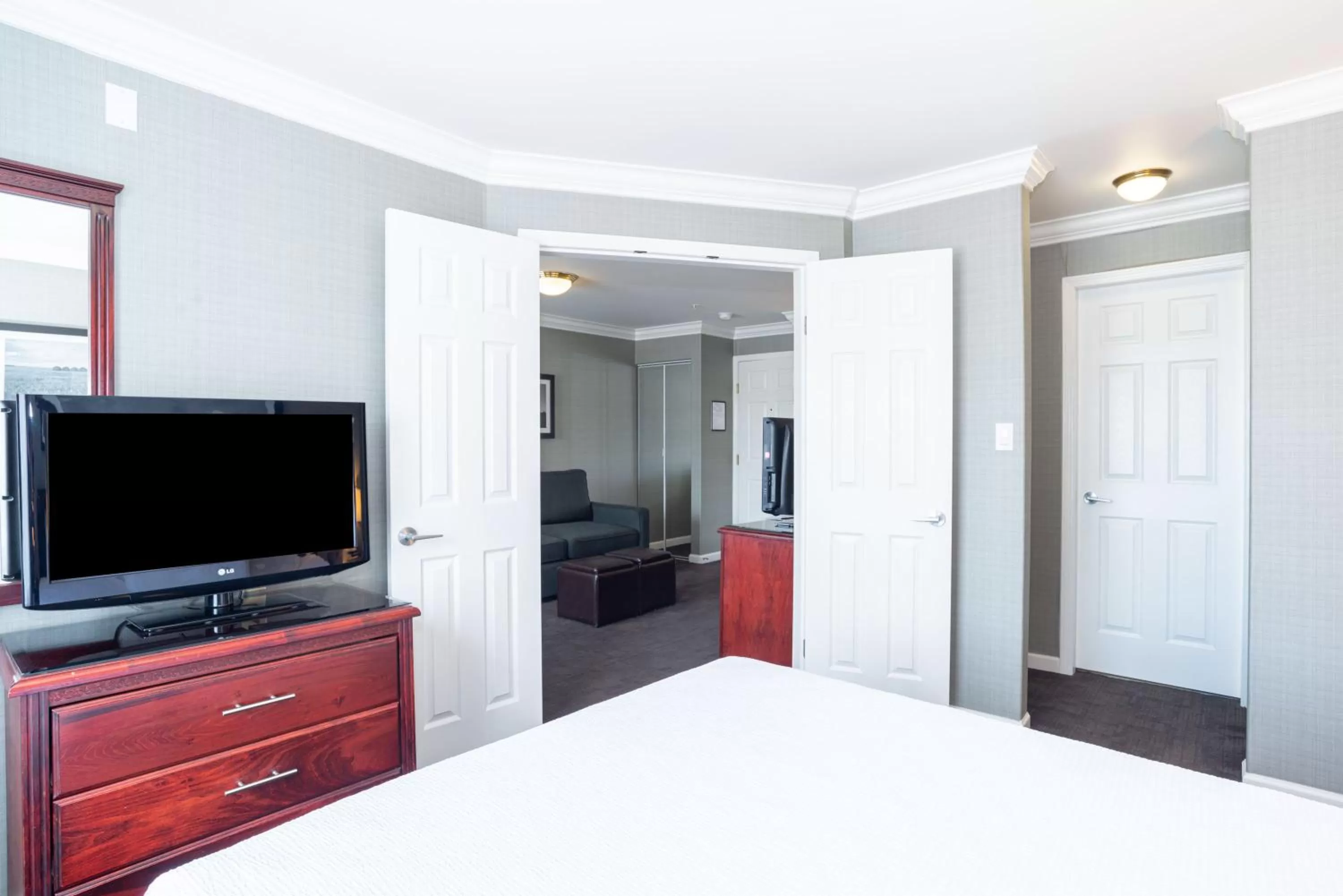 Standard Suite, 1 Queen Bed, Sofa Bed, Kitchenette in Sandman Hotel Red Deer