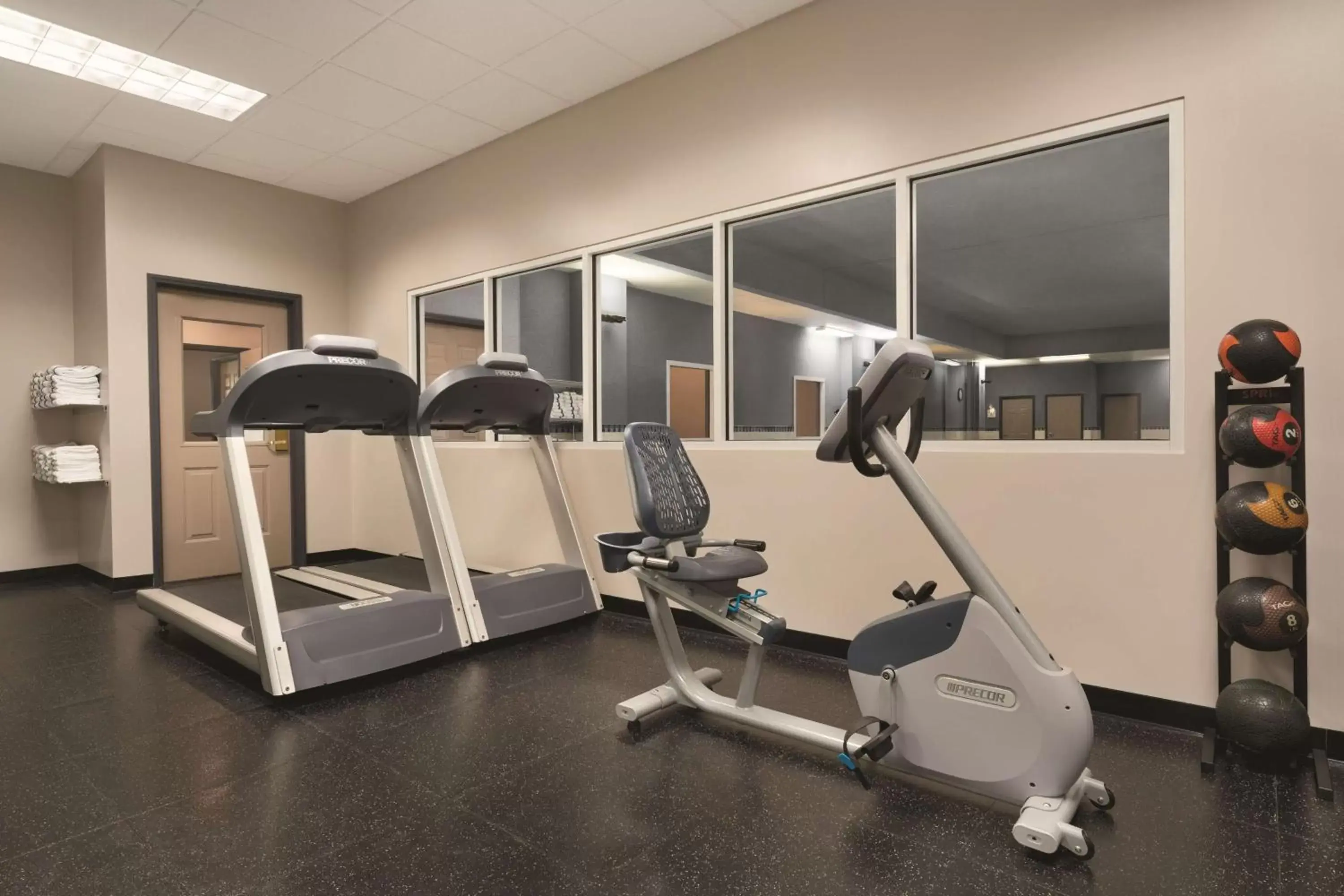 Activities, Fitness Center/Facilities in Country Inn & Suites by Radisson, Grand Rapids East, MI