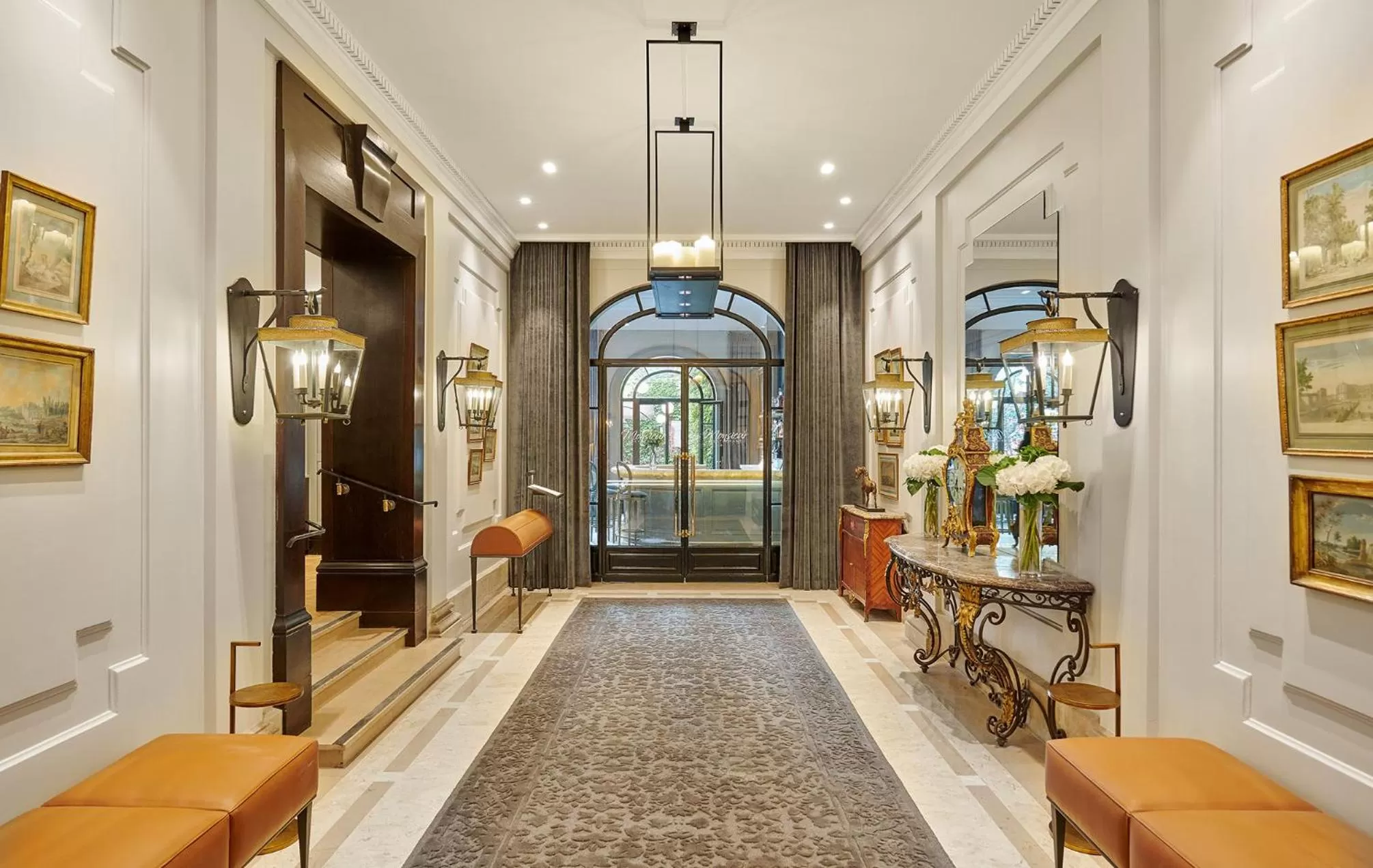 Lobby or reception in Hôtel Lancaster Paris Champs-Elysées