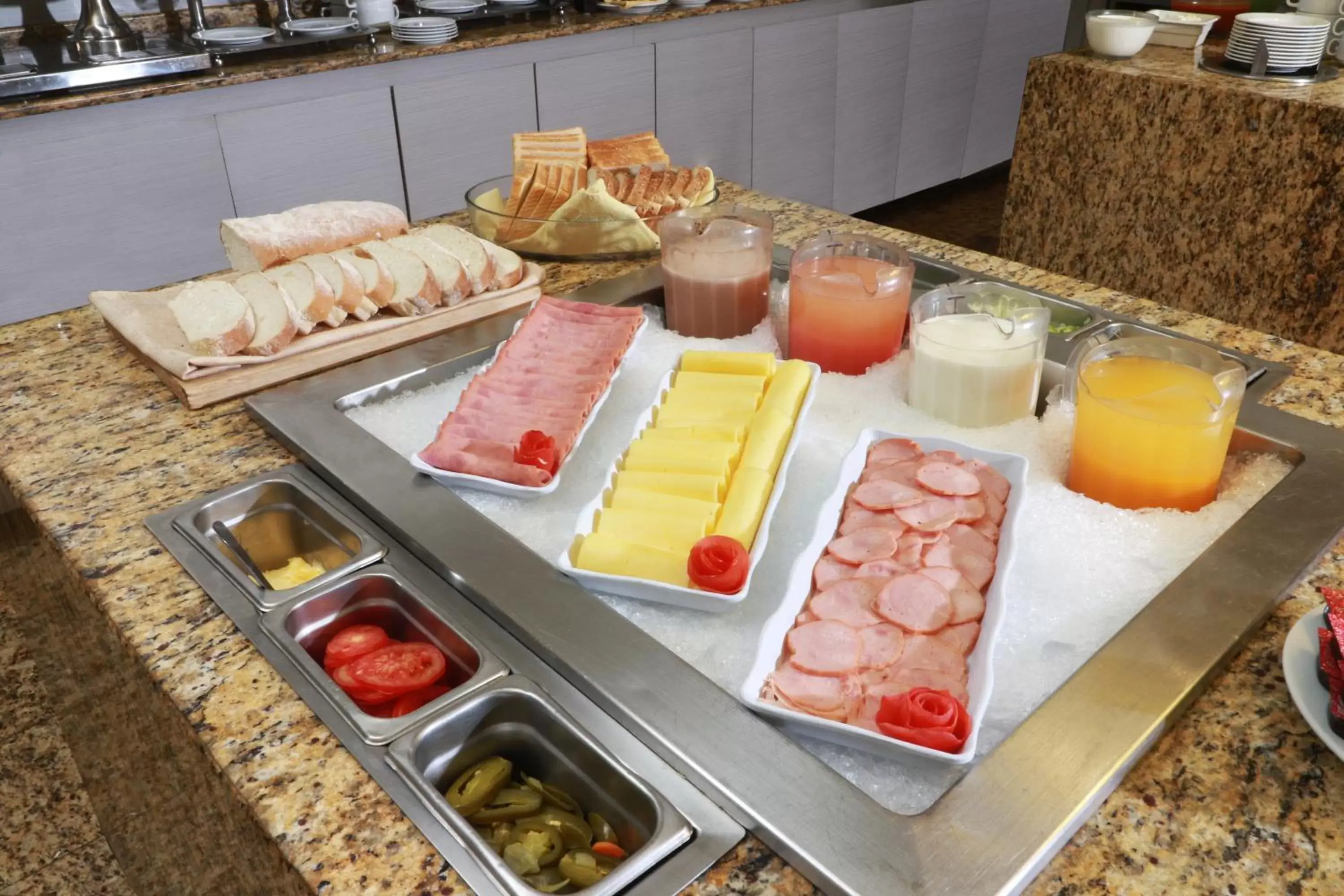 Restaurant/places to eat, Breakfast in Holiday Inn Mexico City - Trade Center, an IHG Hotel