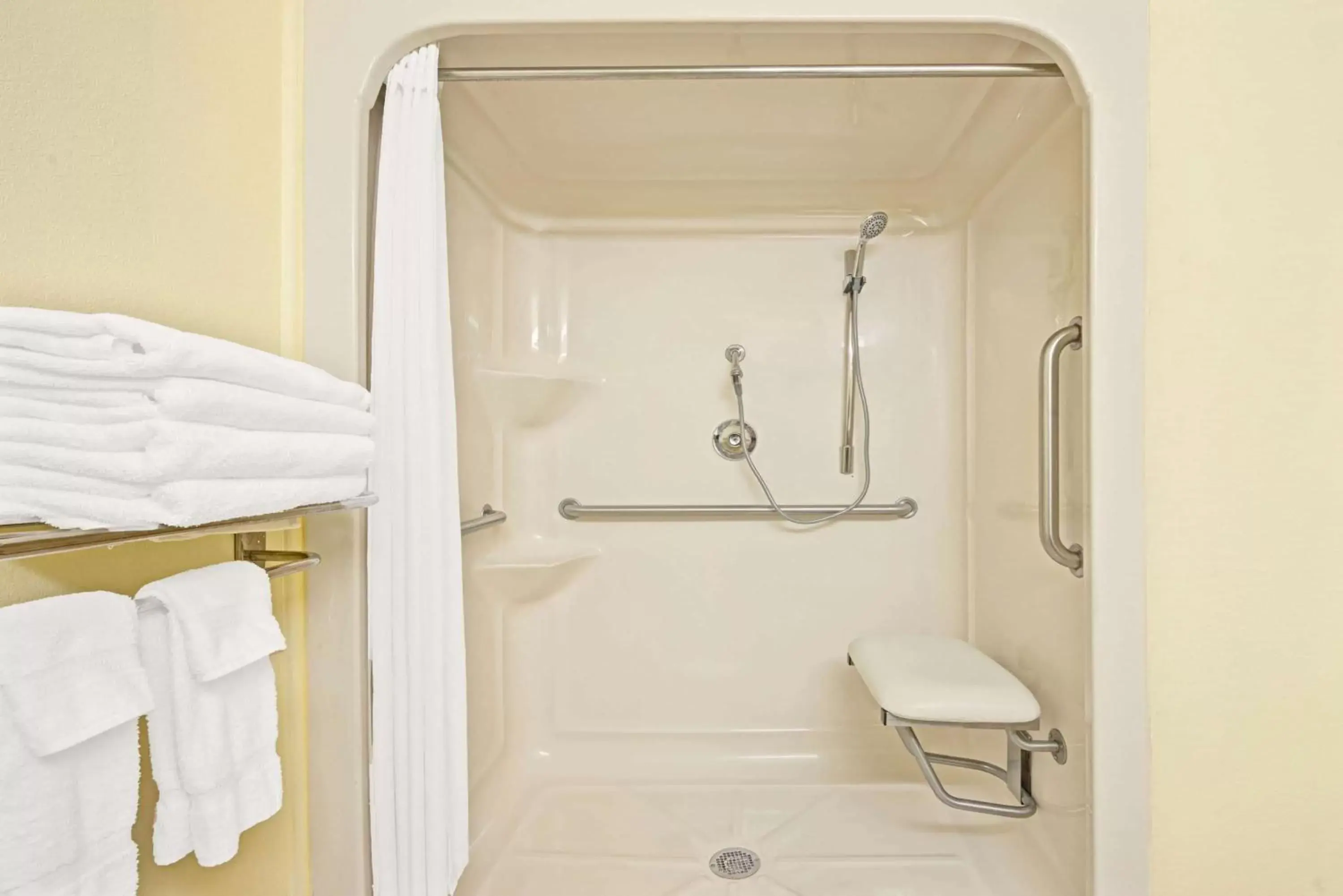 Bathroom in Microtel Inn and Suites by Wyndham - Cordova