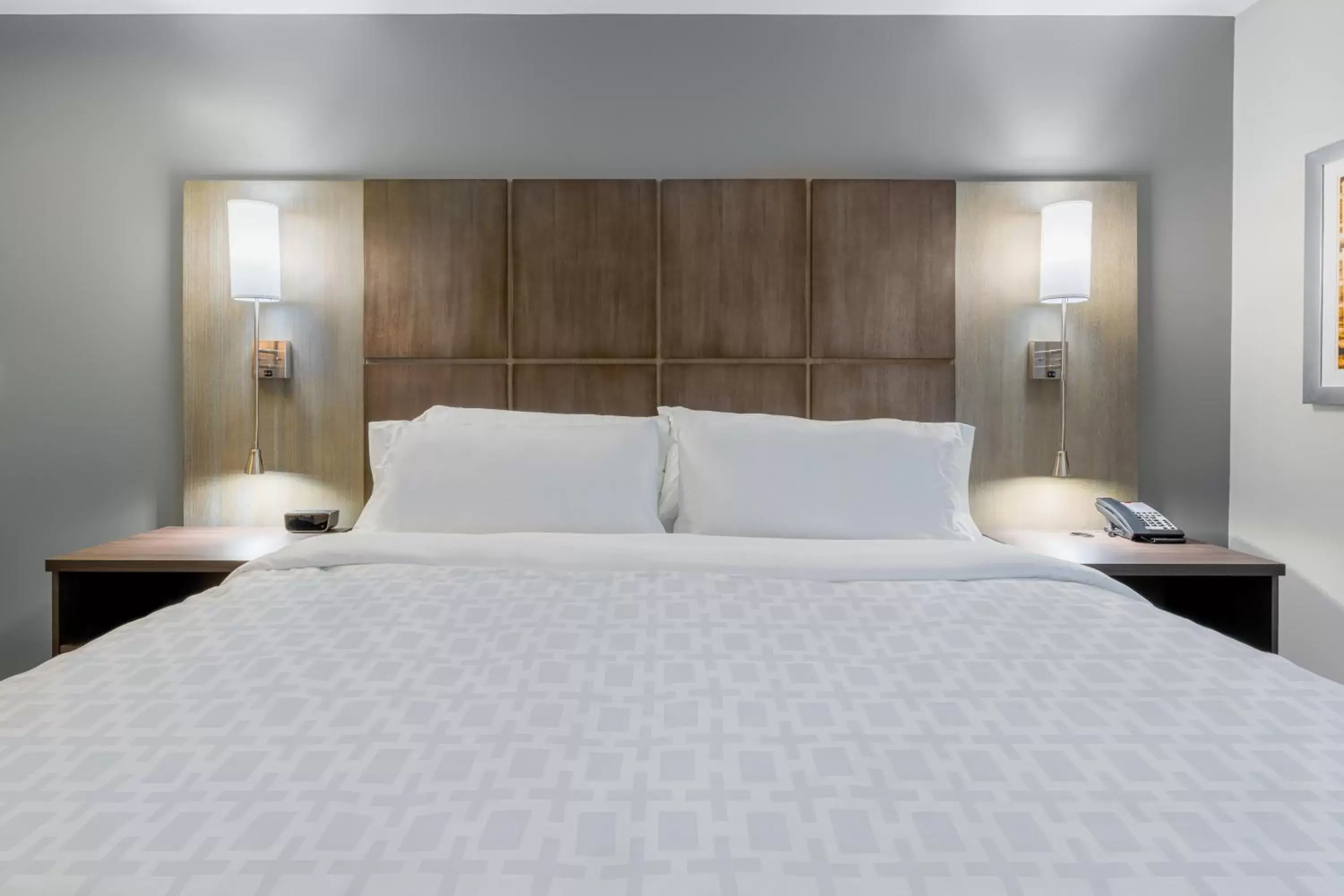 Bed in Candlewood Suites Cookeville by IHG Bed in Candlewood Suites Cookeville by IHG