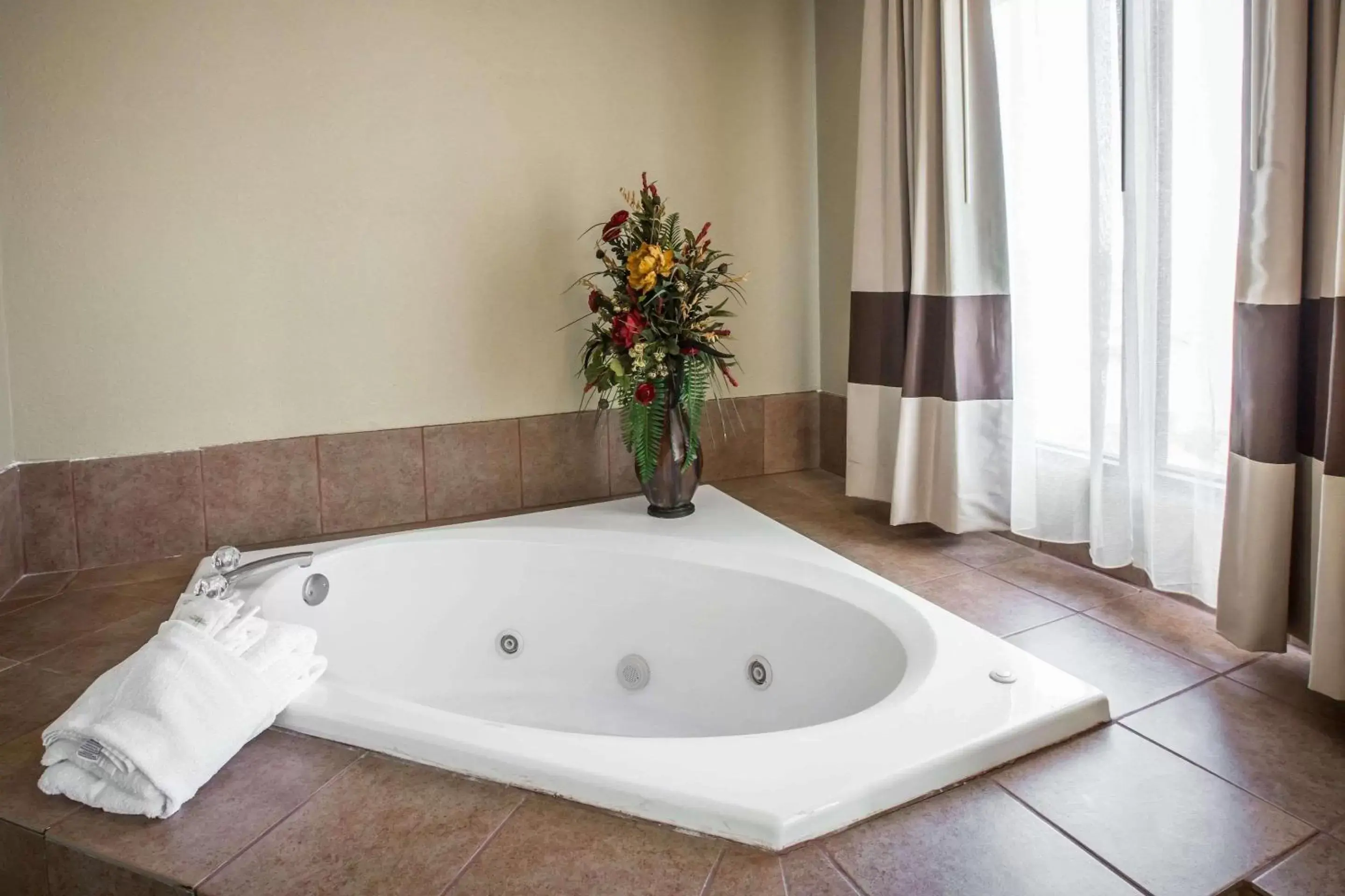 Photo of the whole room, Bathroom in Vista Suites Hotel Near Island Drive And Convention Center